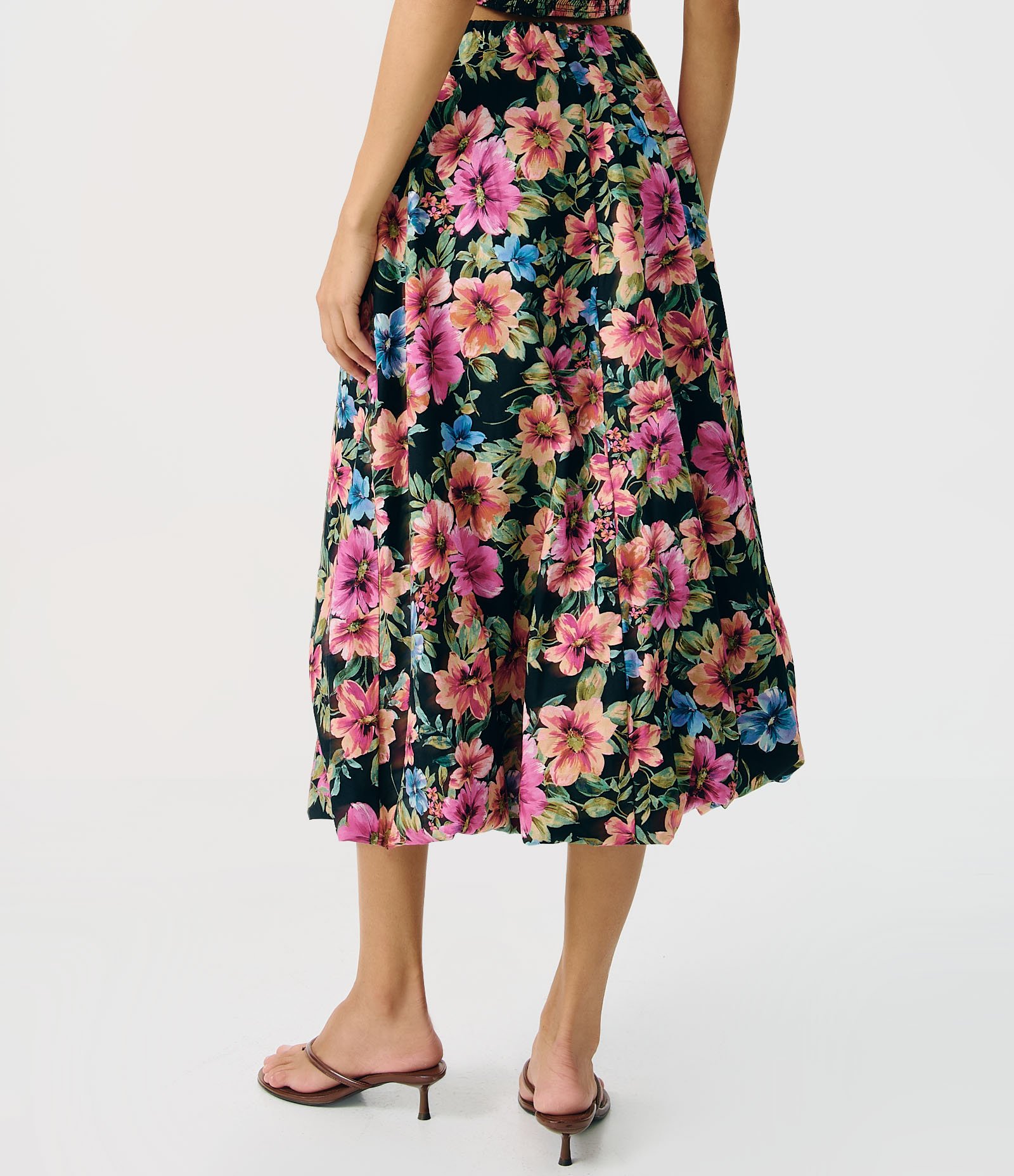 Saia Midi em Tricoline com Estampa Floral Tropical Preto 5