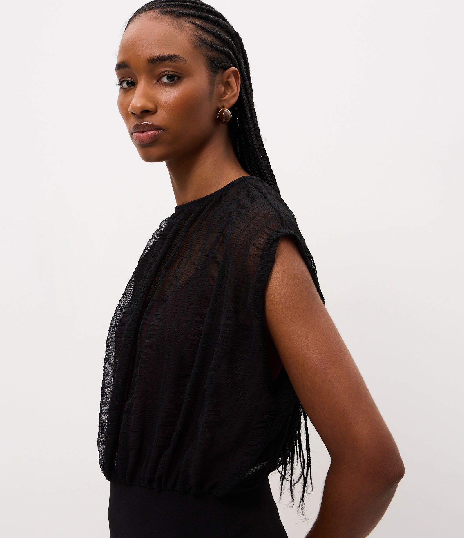 Blusa em Tule Texturizado com Pala na Cintura Preto 3