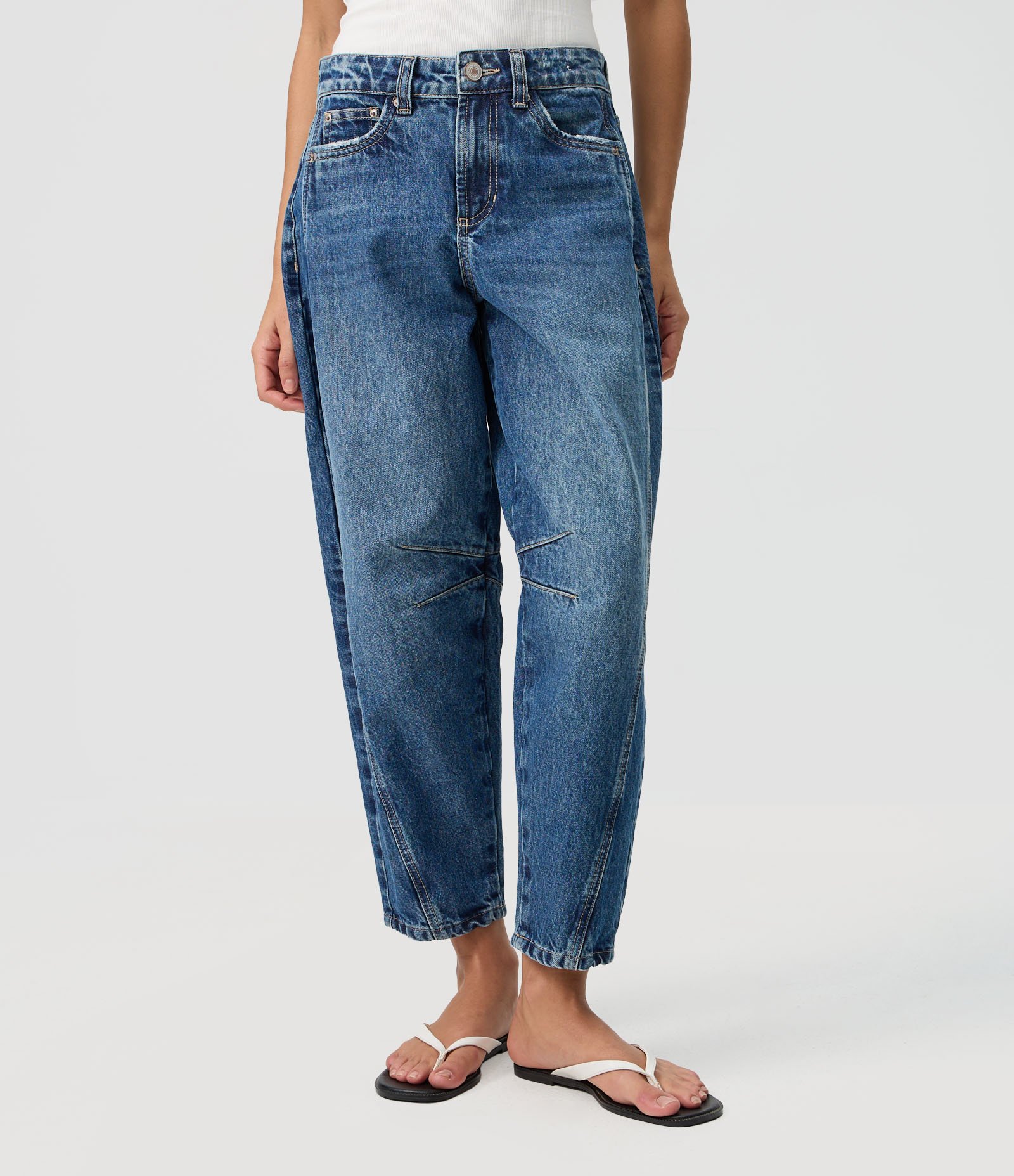 Calça Jeans Ballon com Lavagem Clara Azul Escuro 2