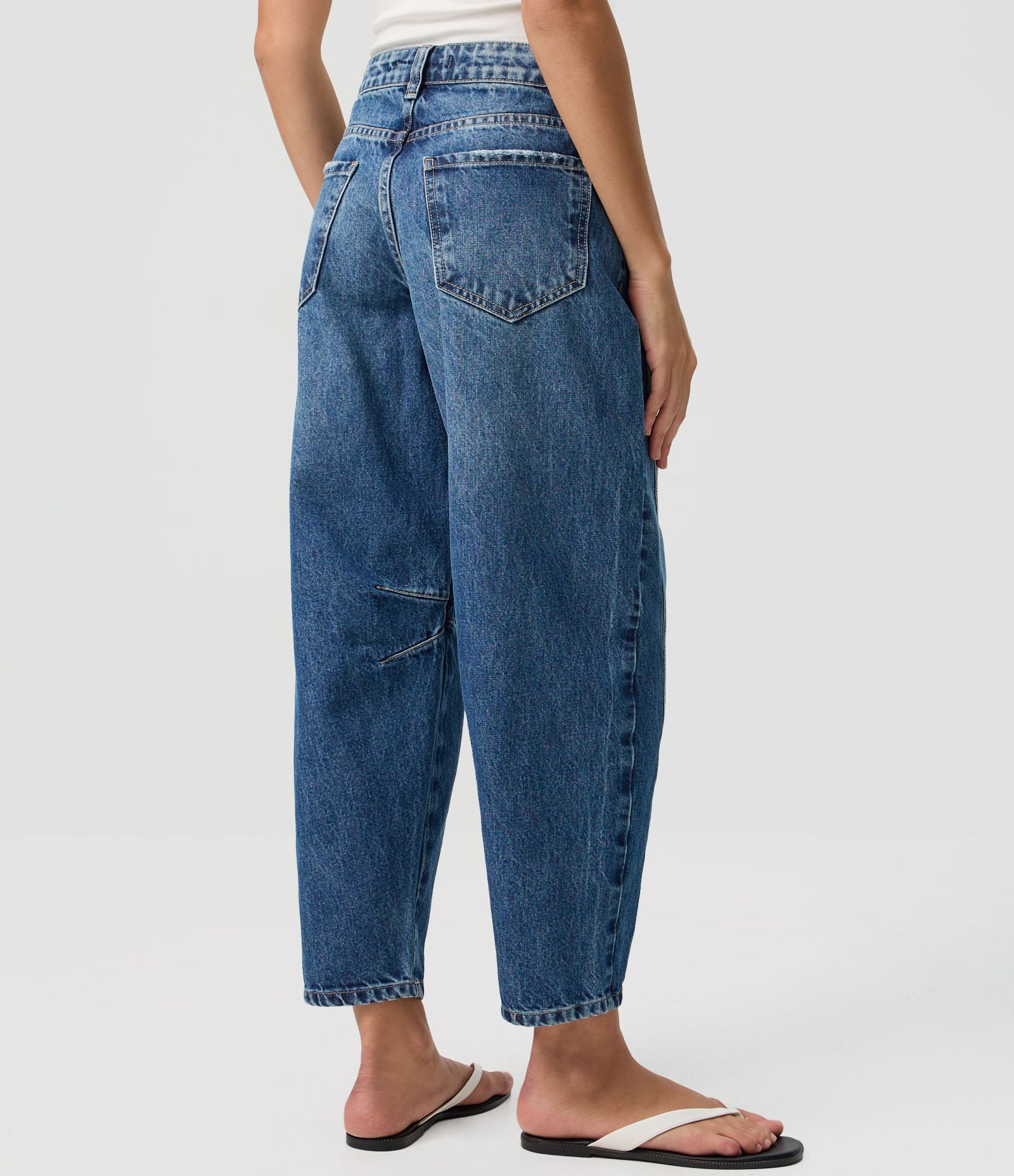 Calça Jeans Ballon com Lavagem Clara Azul Escuro 4