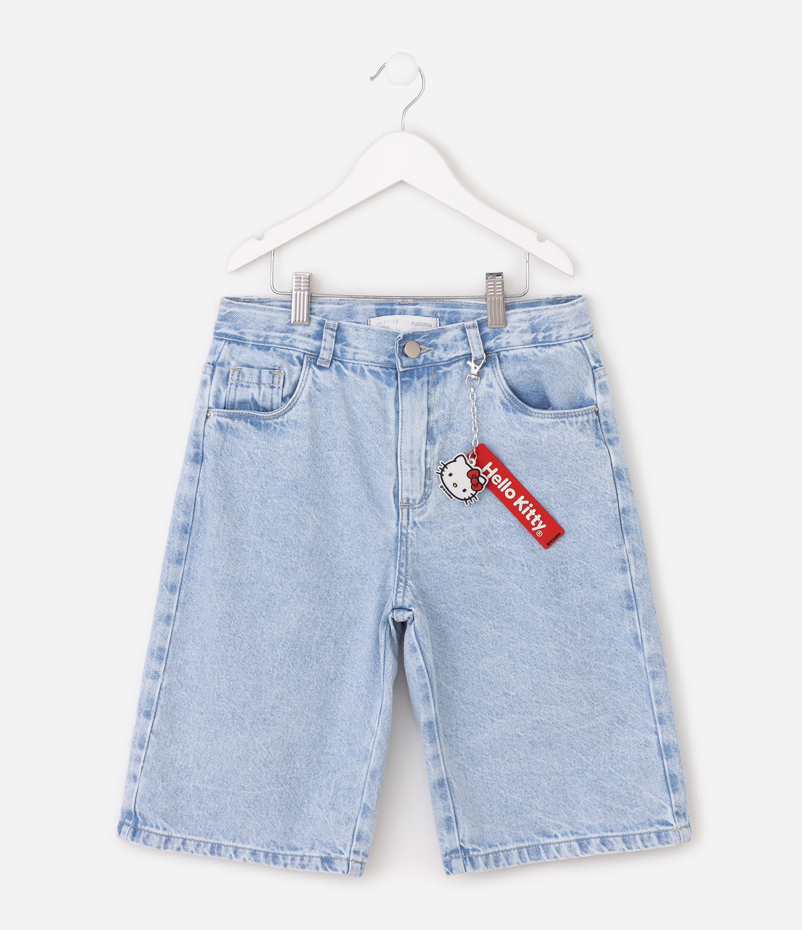 Bermuda Jorts Jeans Infantil com Chaveiro Hello Kitty - Tam 5 a 16 Anos Azul Claro 2