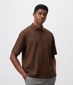 Polo Texturizada com Bolso