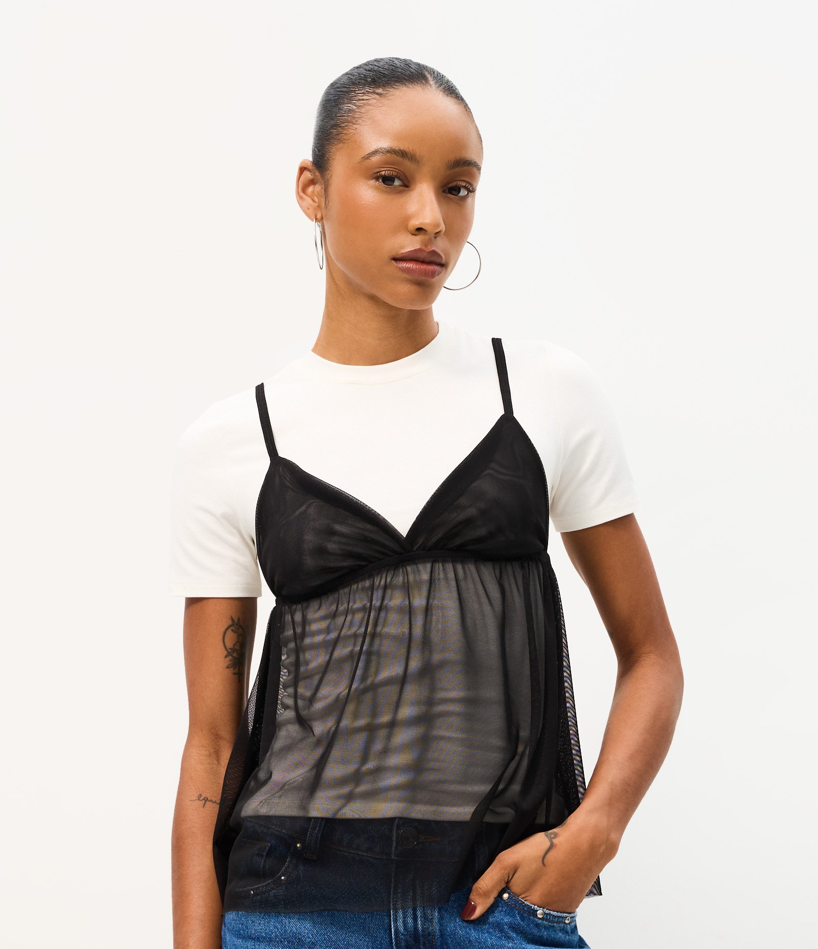 Camiseta Baby Tee com Sobreposição de Regata Transparente Branco 1