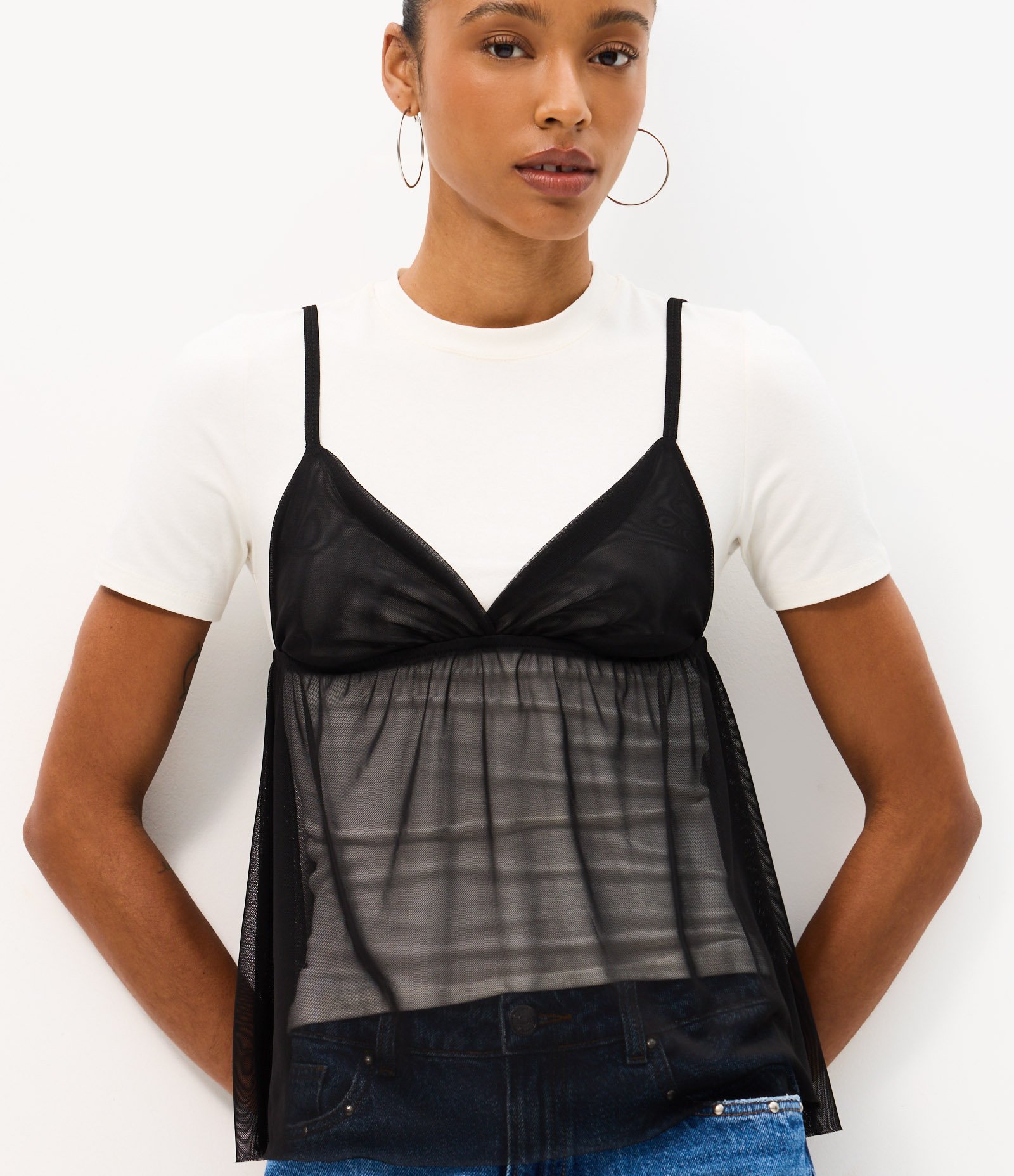 Camiseta Baby Tee com Sobreposição de Regata Transparente Branco 3