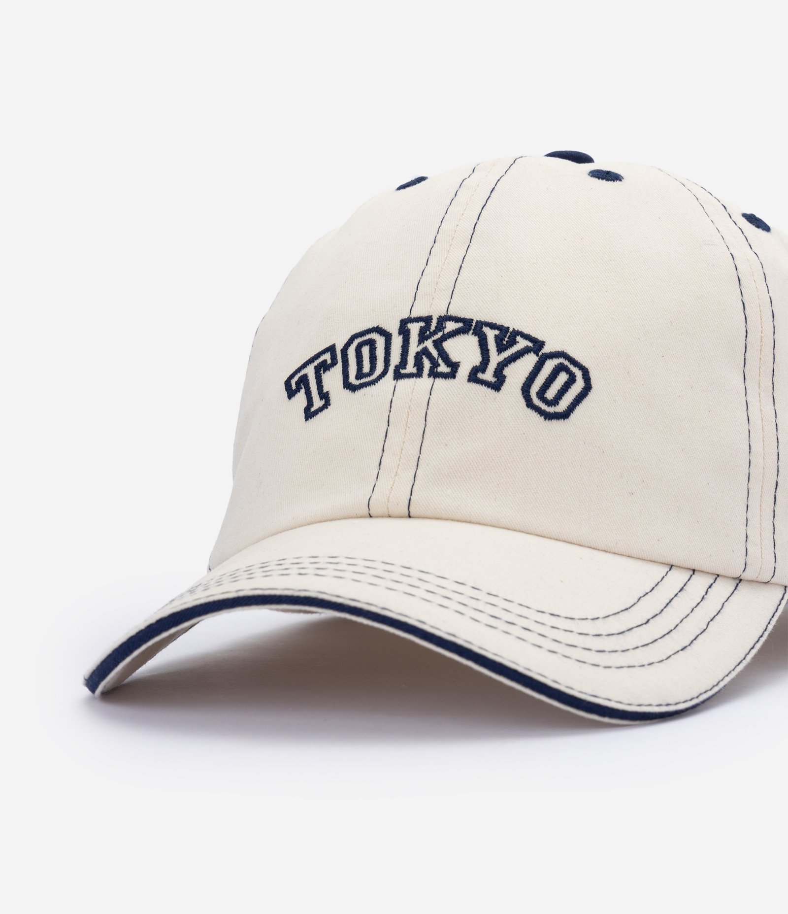 Boné com Aba Curva e com Bordado Lettering Tokyo Bege 5