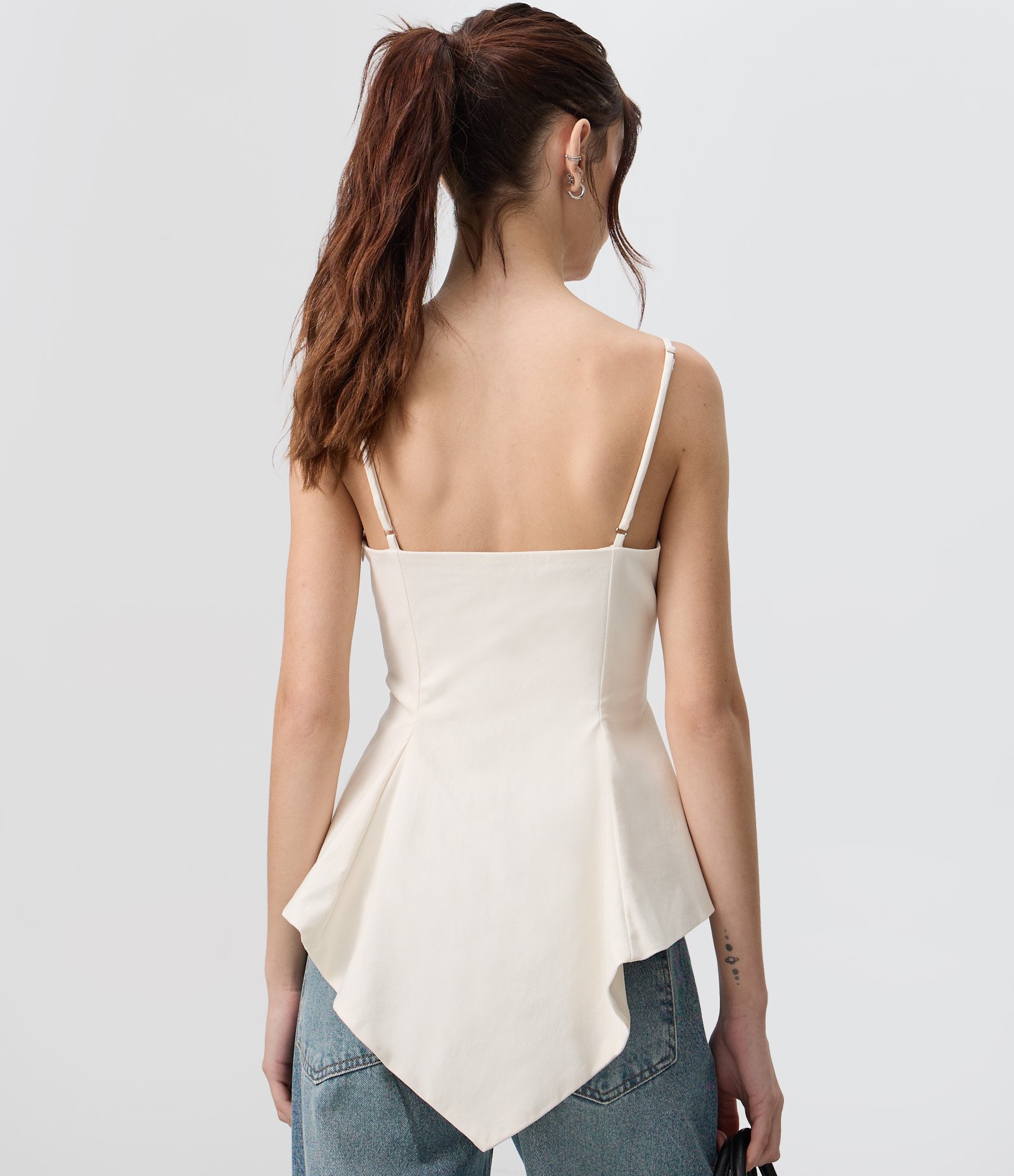 Blusa Peplum em Bengaline com Recorte Assimétrico e Aplicação de Renda Branco 4