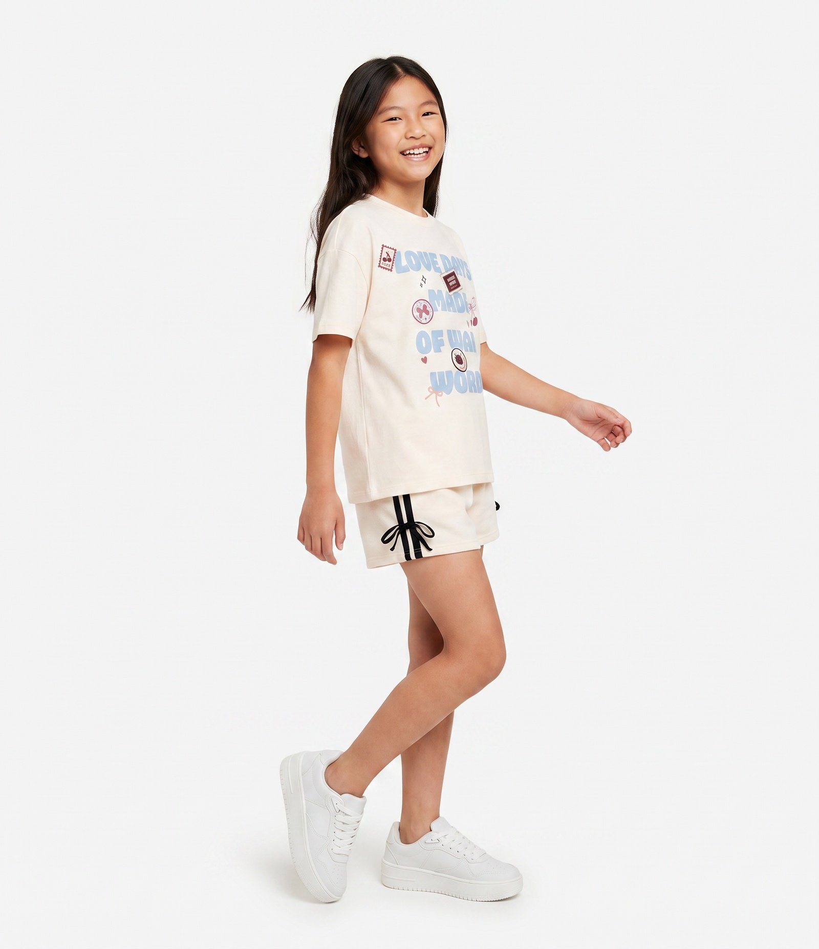 Short Infantil Moletom com Listra Lateral – Tam 5 a 14 Anos Bege 2