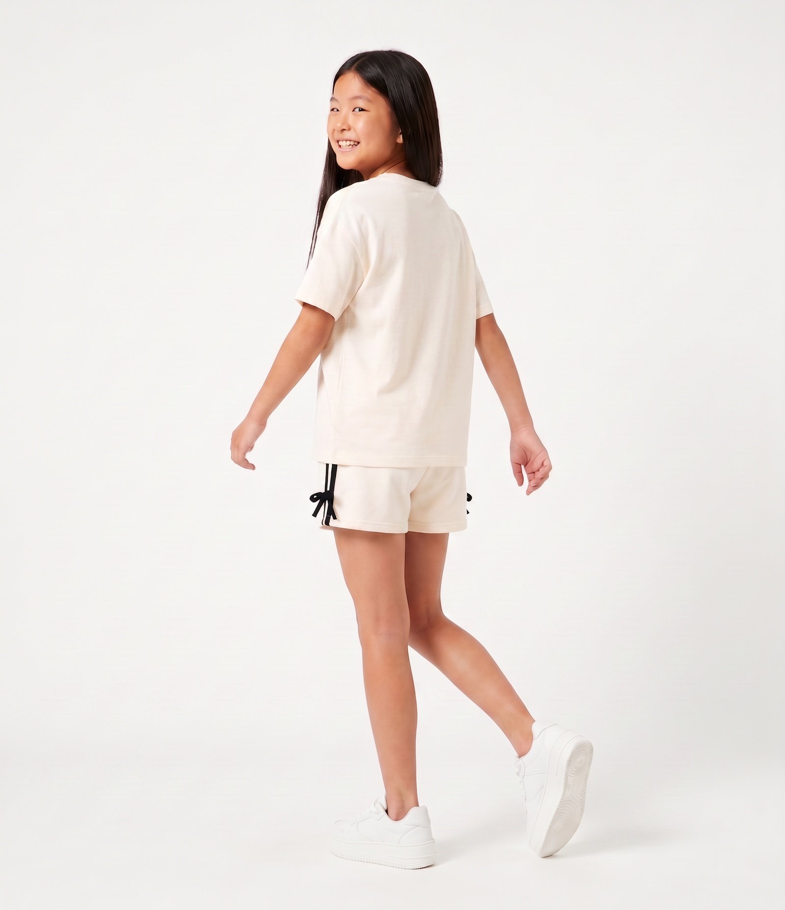 Short Infantil Moletom com Listra Lateral – Tam 5 a 14 Anos Bege 3
