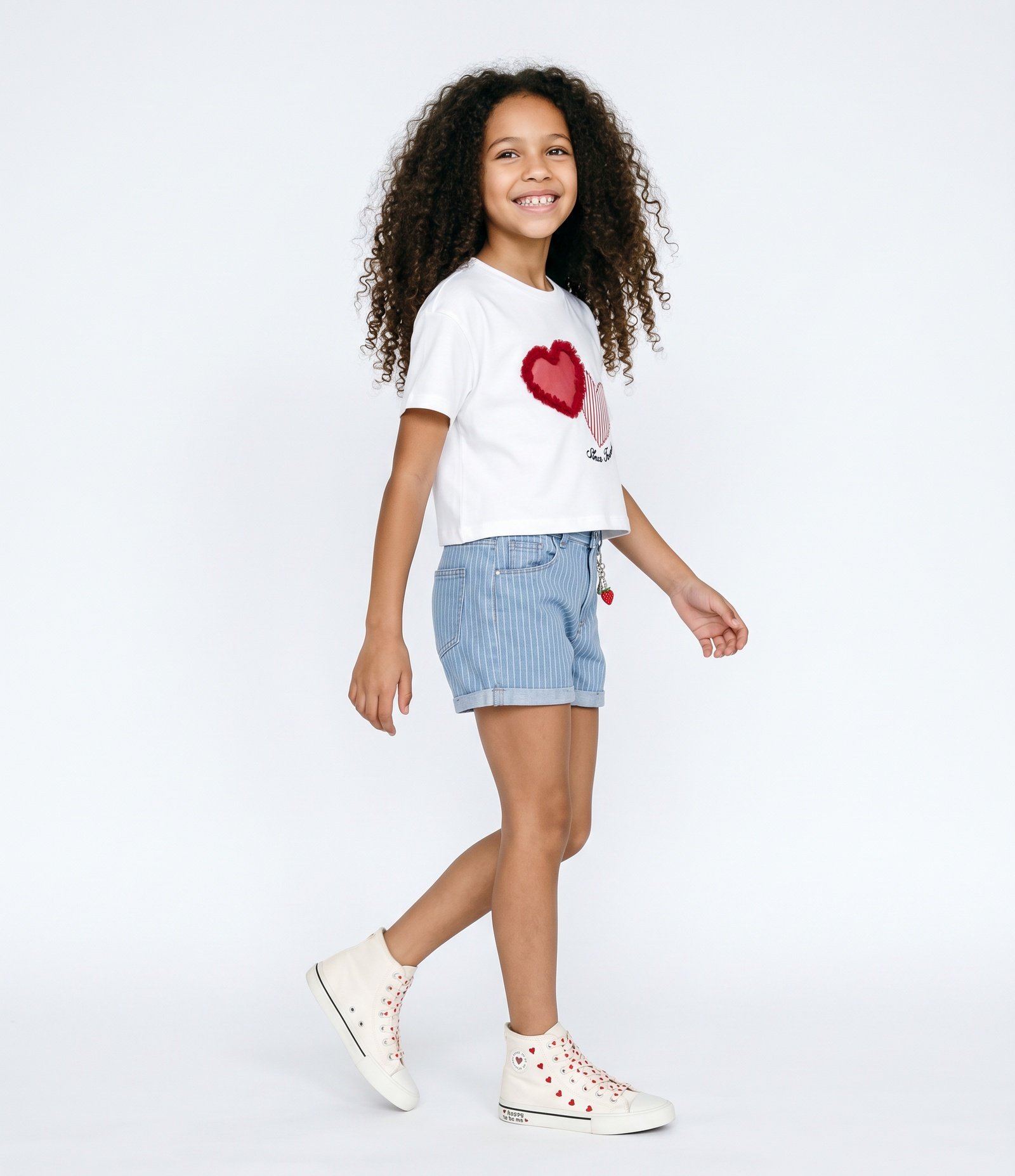 Blusa Infantil Boxy Em Algodão com Aplicação de Corações - Tam 5 a 16 Anos Branco 1