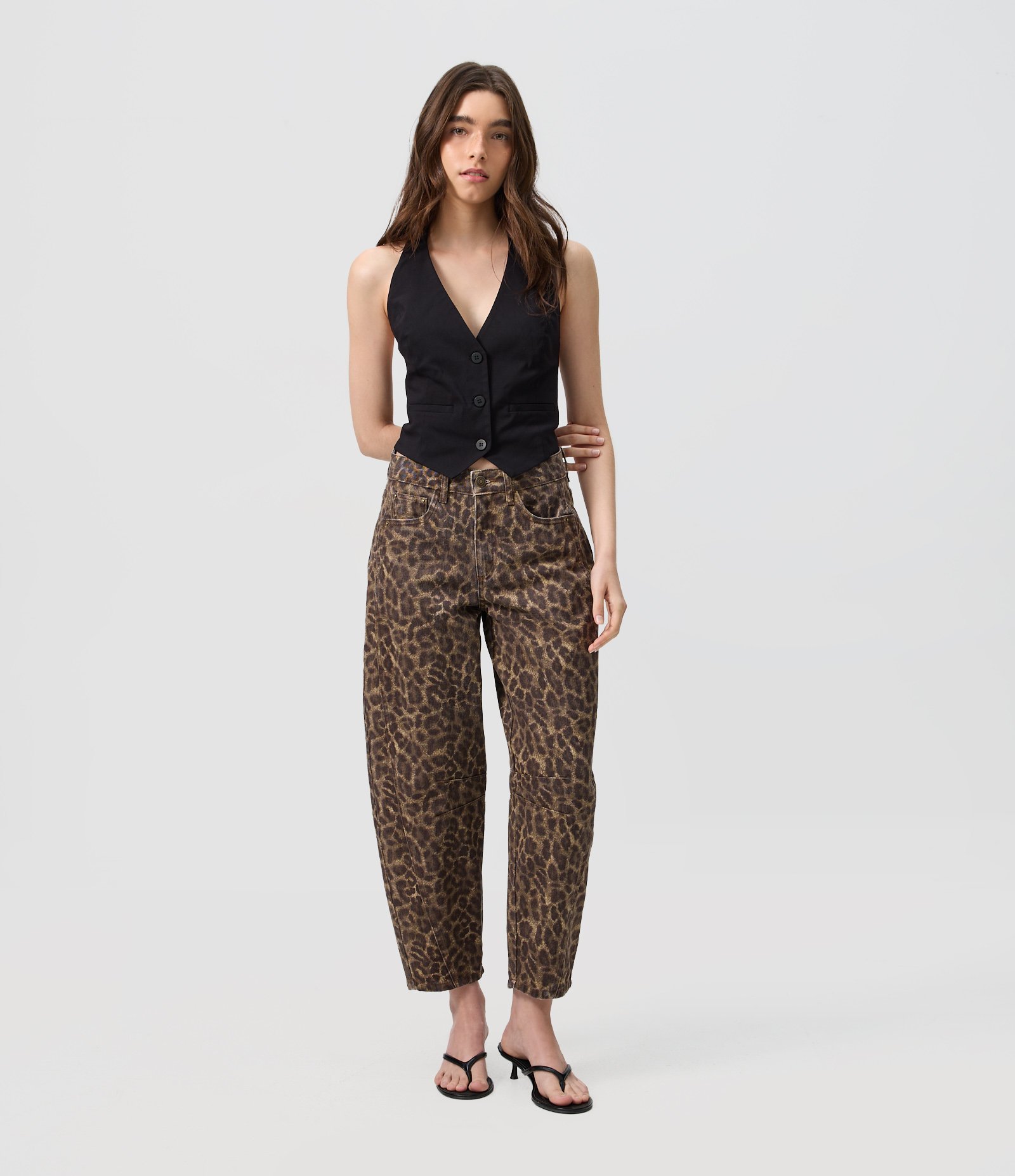 Calça Balloon Cropped em Sarja com Estampa Animal Print Marrom 1