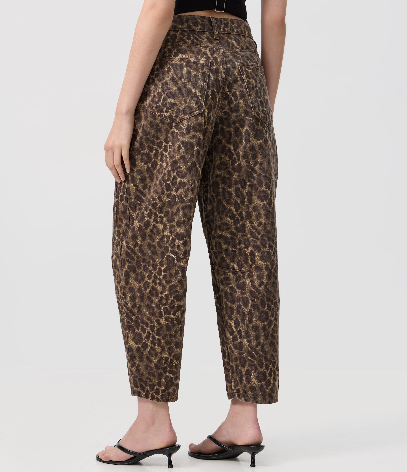 Calça Balloon Cropped em Sarja com Estampa Animal Print Marrom 5