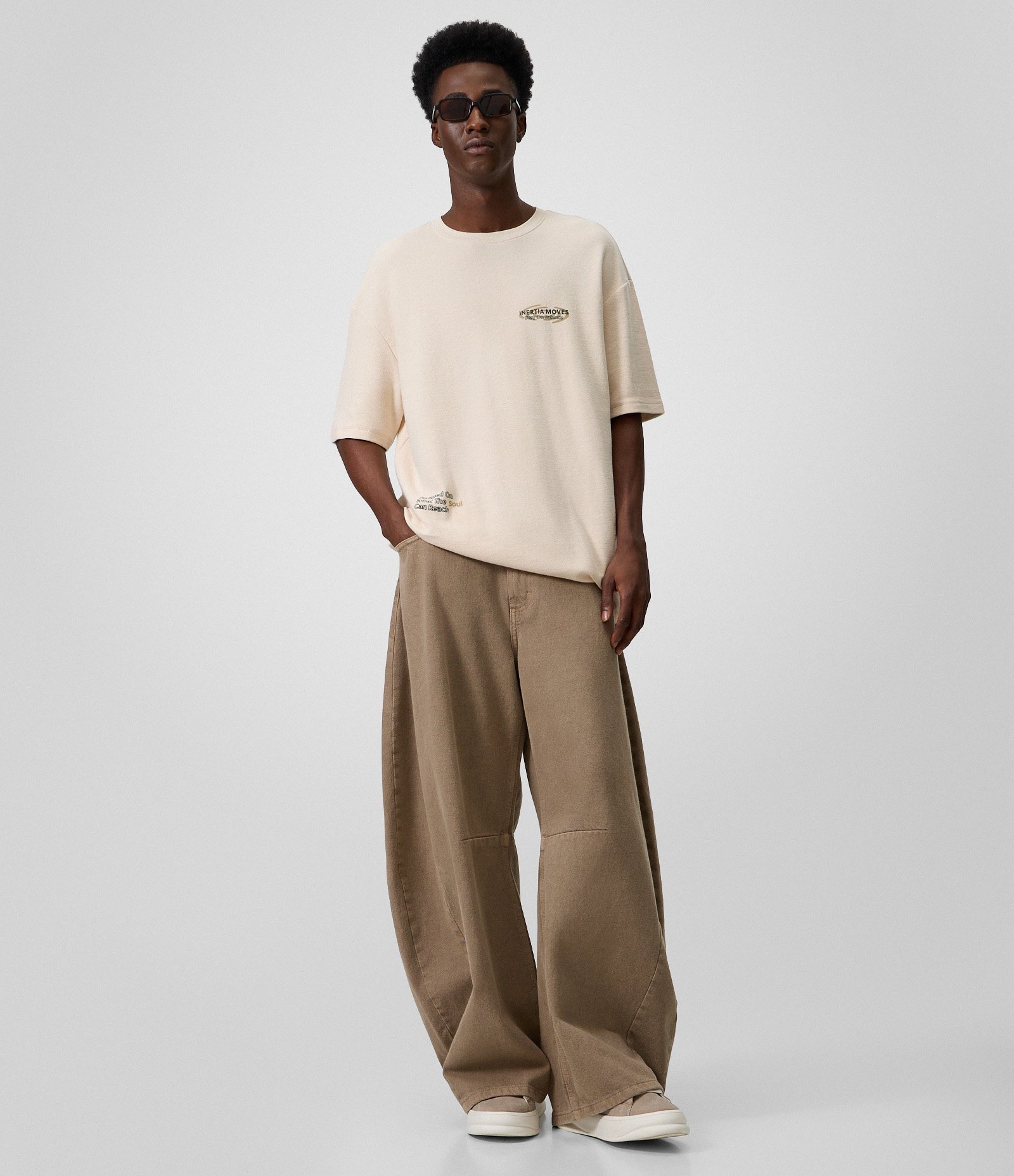 Camiseta Relaxed em Algodão Texturizado com Lettering Bege 2