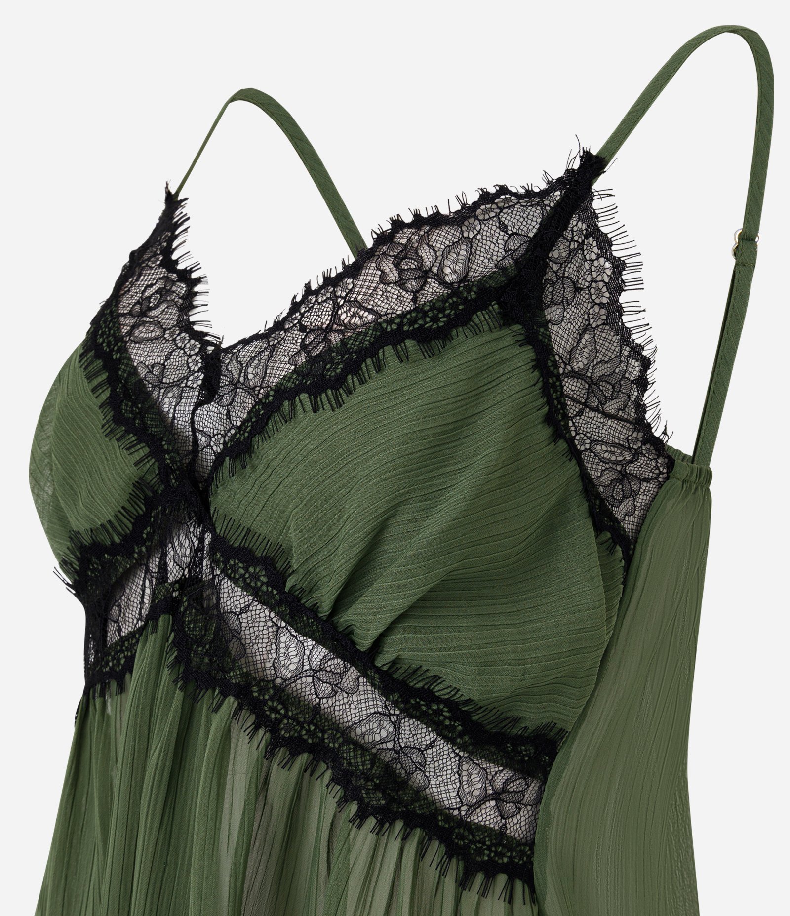 Blusa de Alcinha em Chiffon com Aplicações de Renda Verde 6