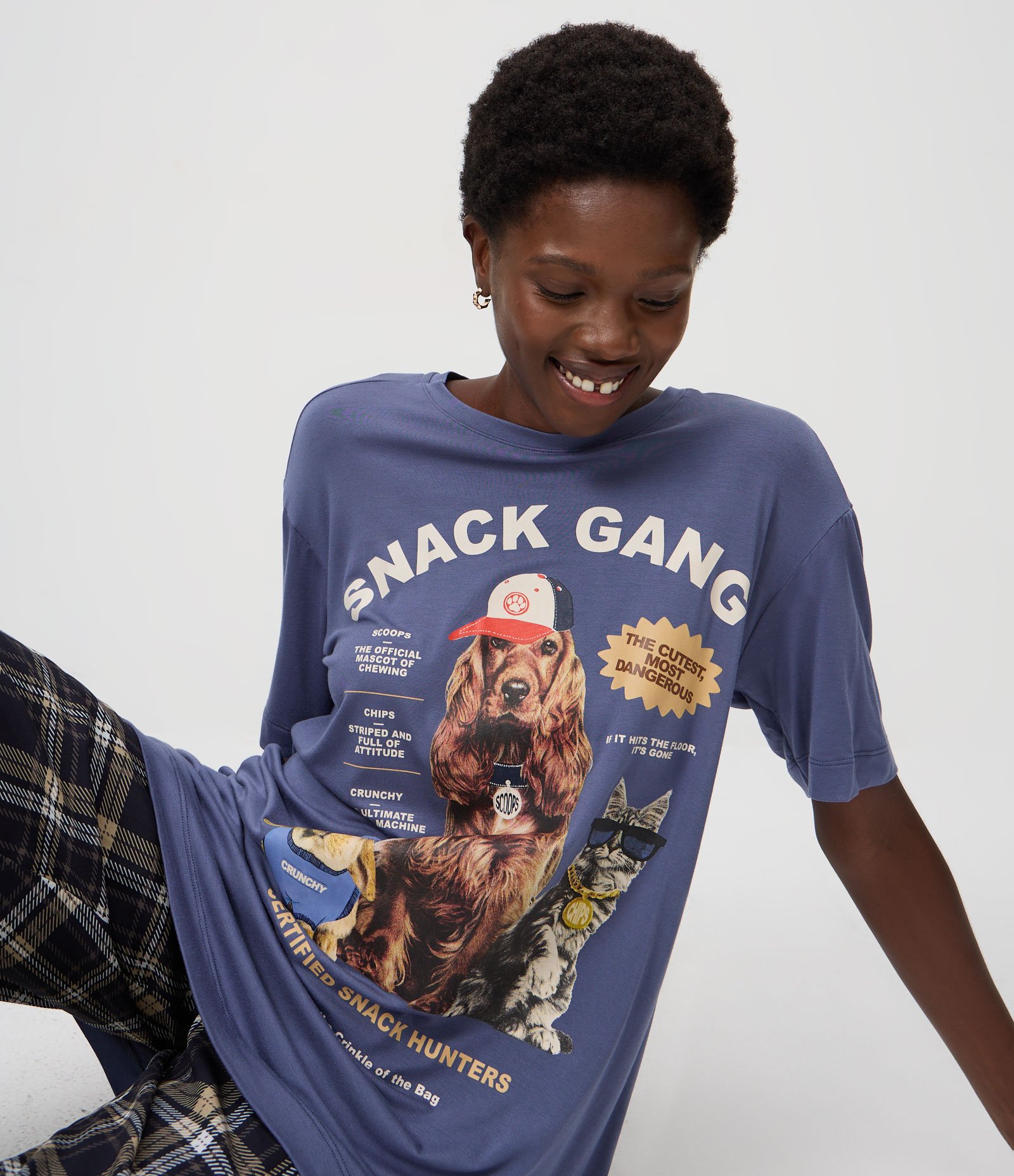 Camisola Curta em Viscolycra com Estampa Dog Snack Azul 1