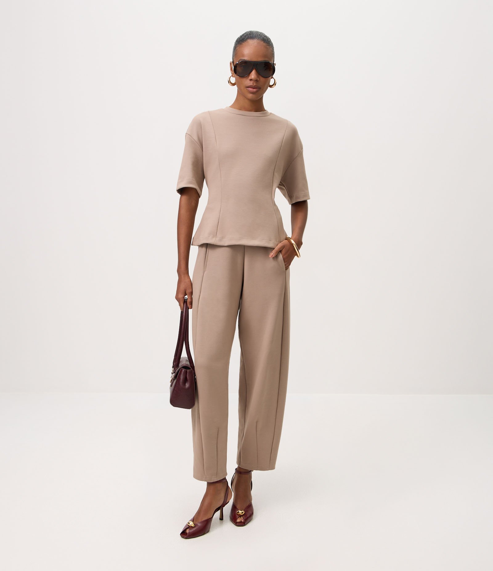 Calça Cocoon com Pregas Frontais Bege 1
