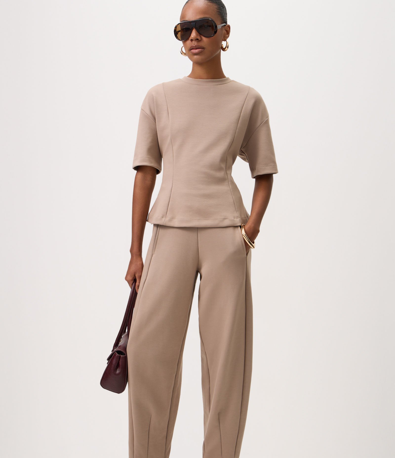 Calça Cocoon com Pregas Frontais Bege 2