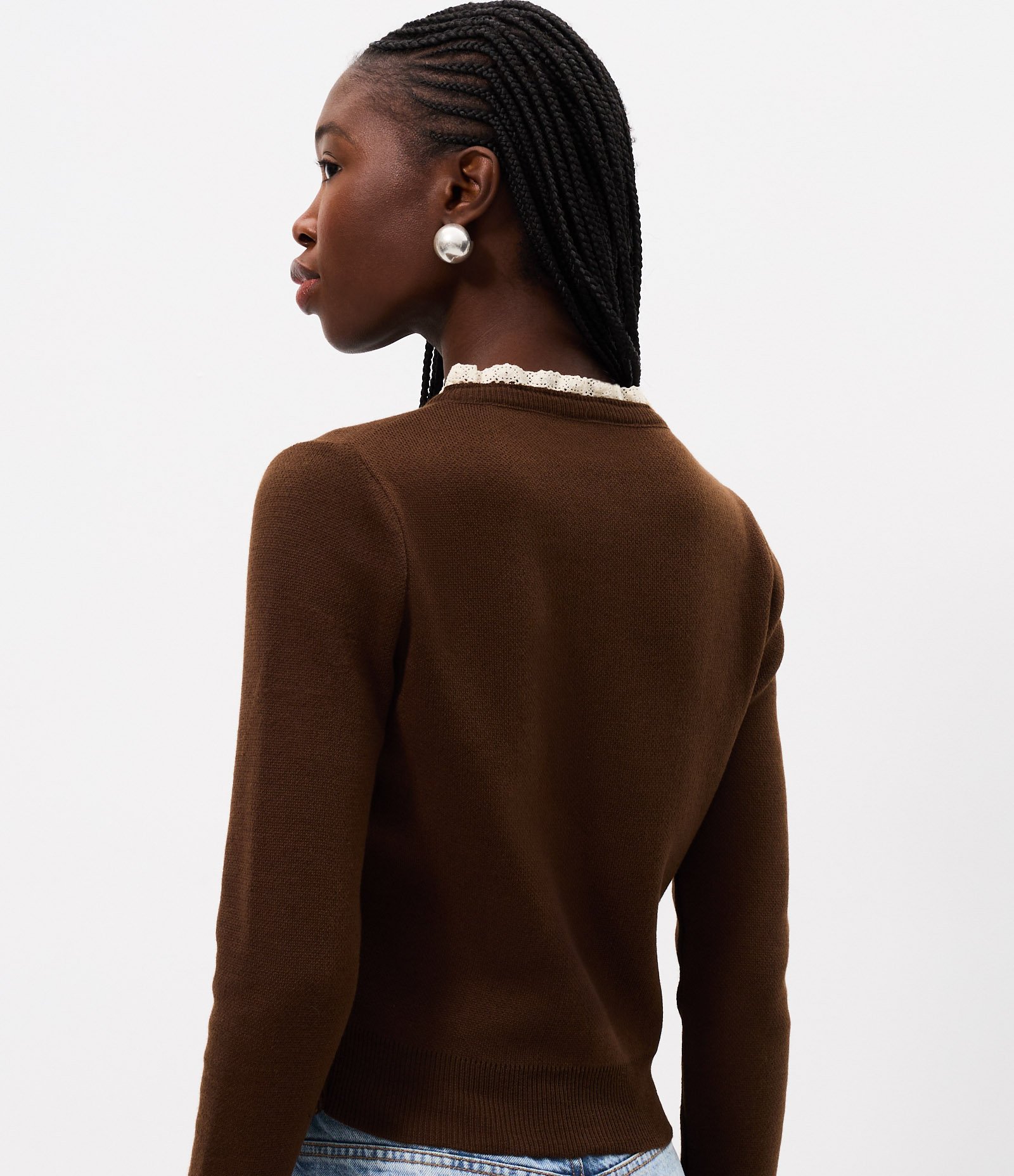 Cardigan em Tricô com Botões e Detalhe em Renda Marrom 4