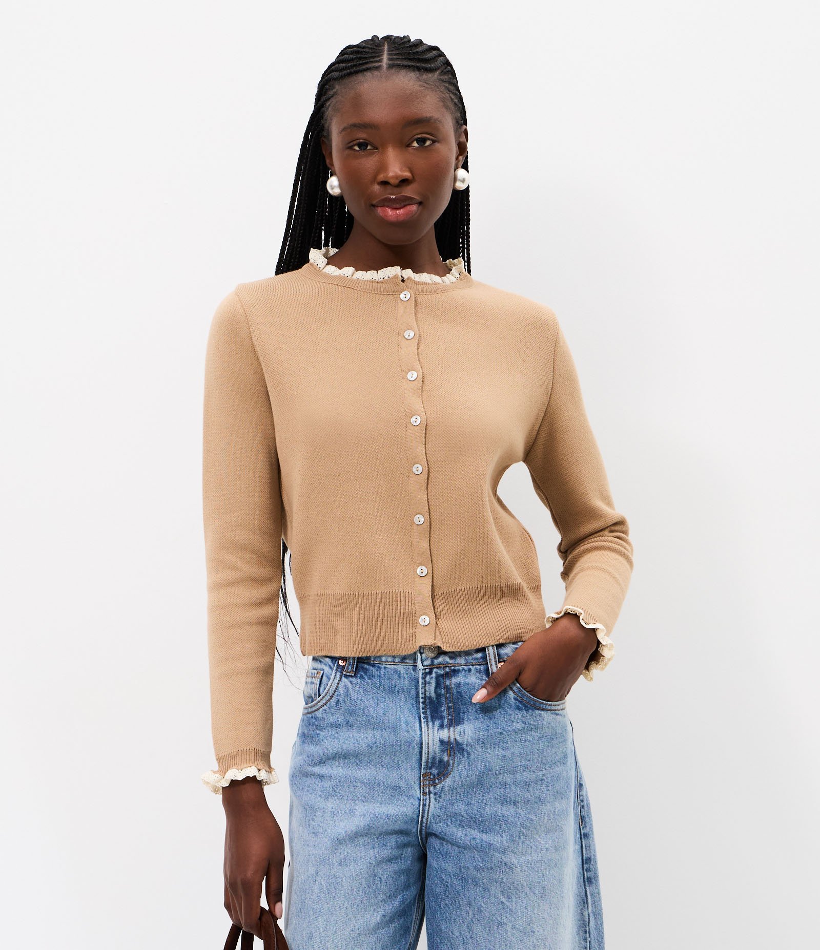 Cardigan em Tricô com Botões e Detalhe em Renda Marrom 1