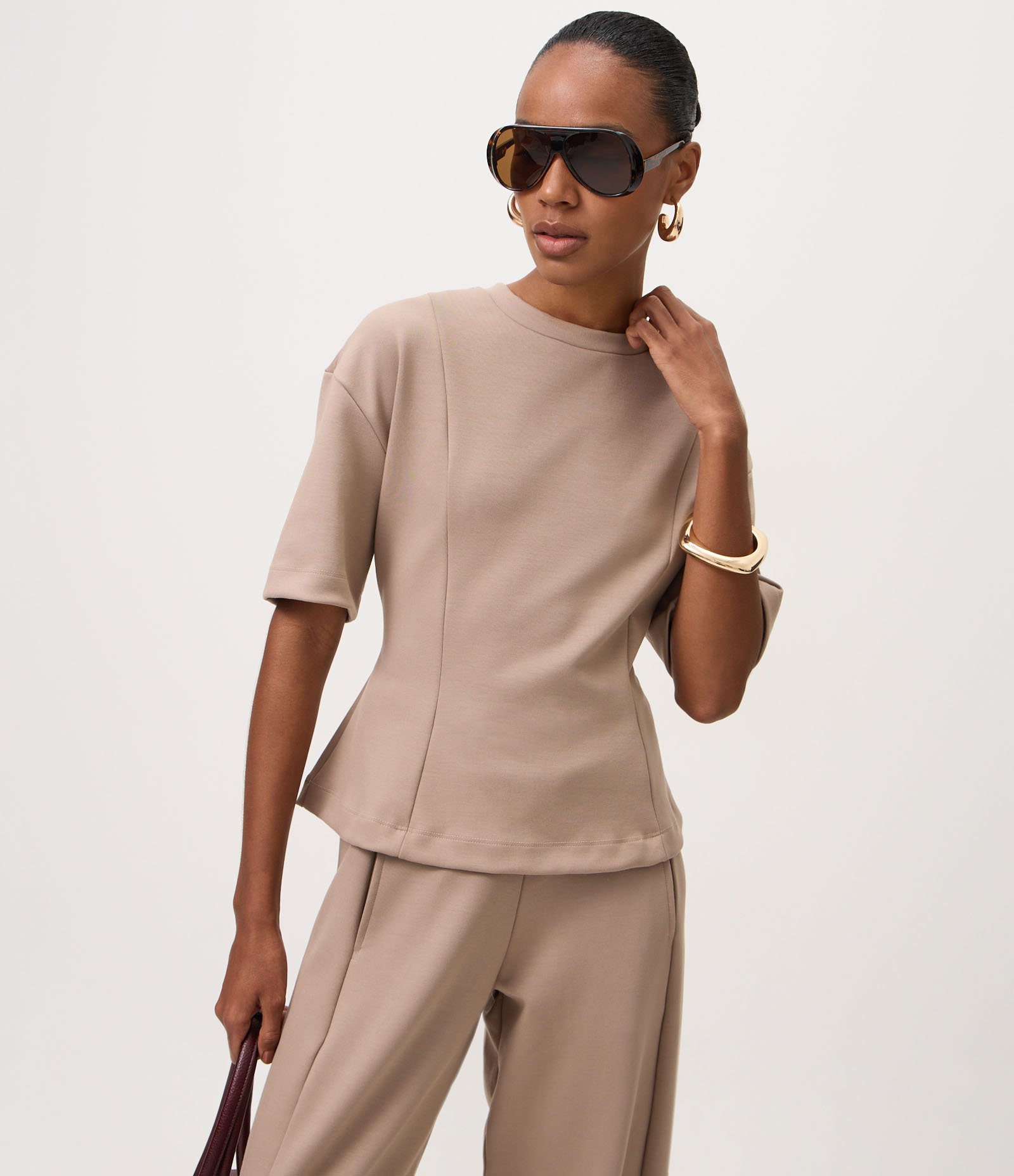 Blusa Peplum em Modal com Recortes Estruturados Bege 1