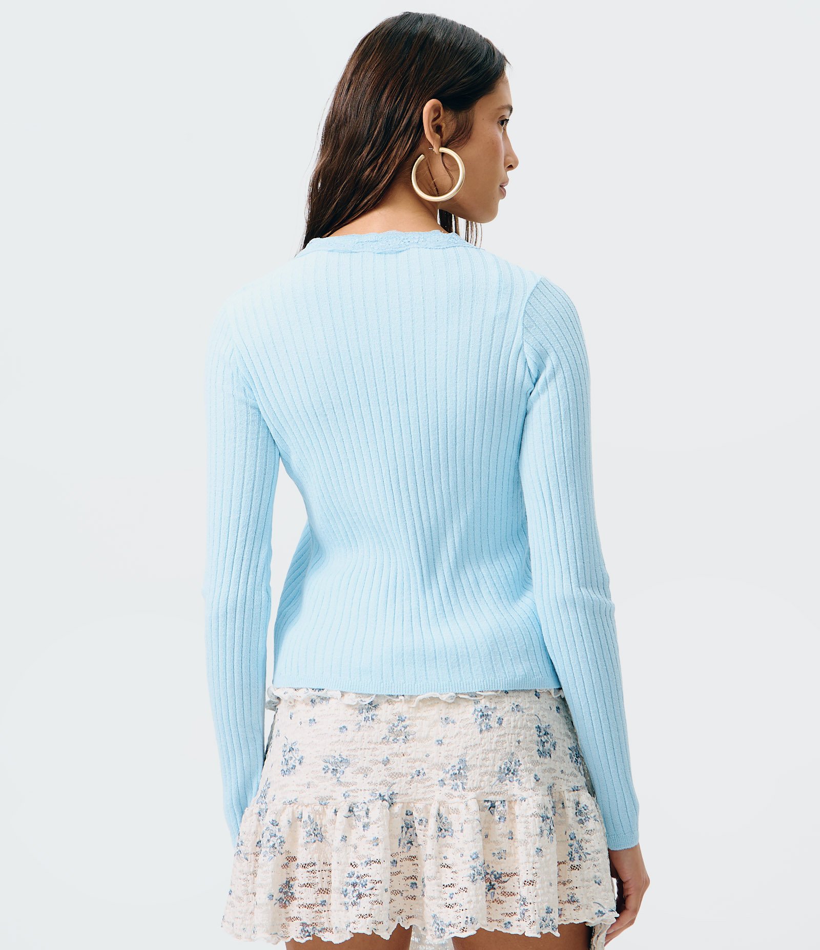 Blusa em Tricô Canelado com Detalhe em Renda e Amarração Azul 4