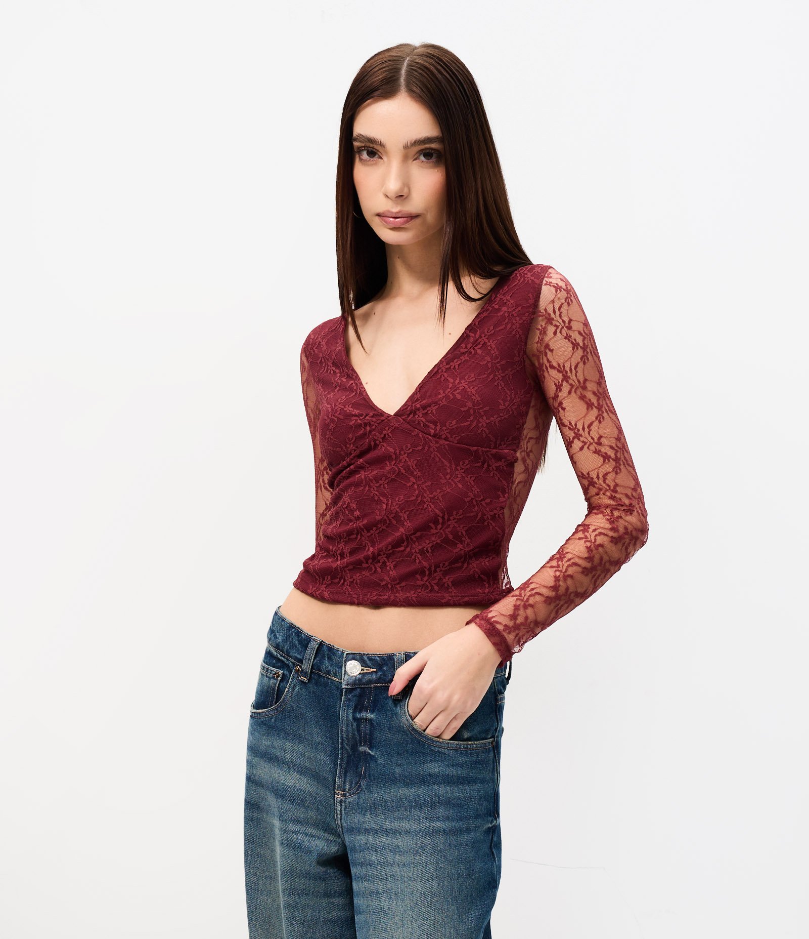 Blusa em Renda com Decote V e Manga Longa Vermelho 1