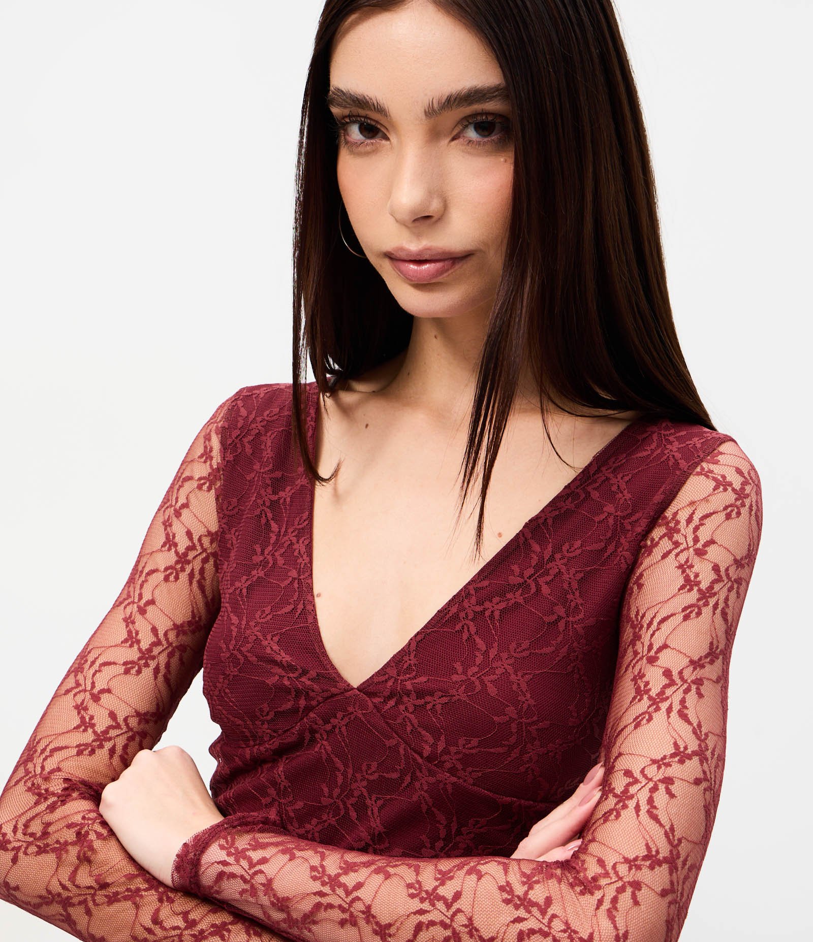 Blusa em Renda com Decote V e Manga Longa Vermelho 3