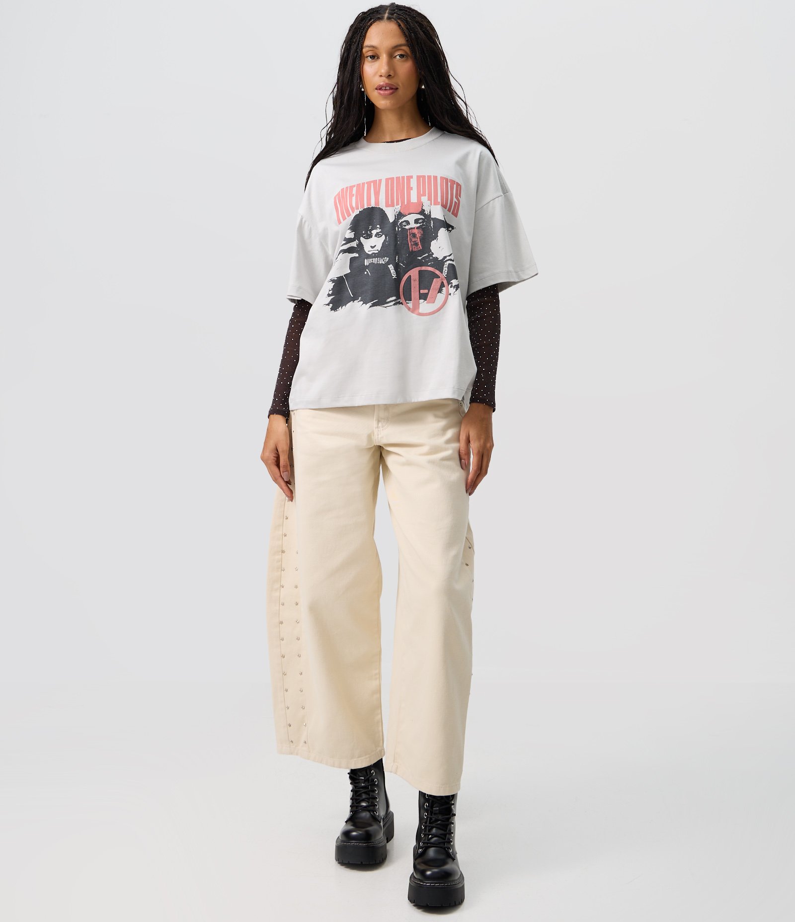 Camiseta Boxy com Estampa Twenty One Pilots em Algodão Off White 3