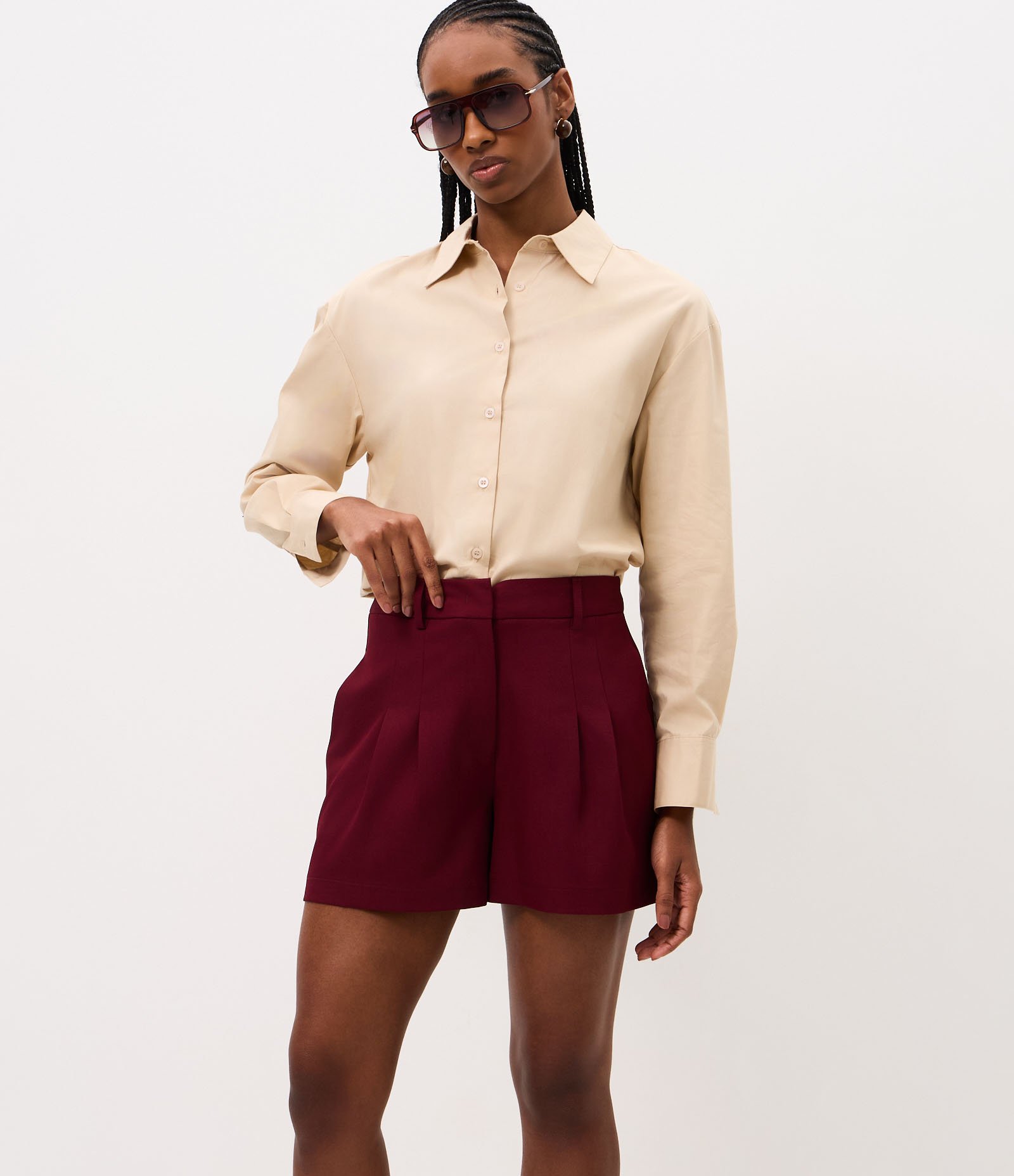 Short Alfaiatado com Pregas Vinho 2