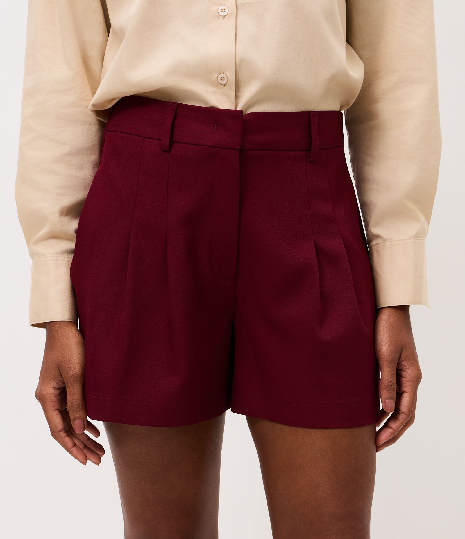 Short Alfaiatado com Pregas Vinho 3