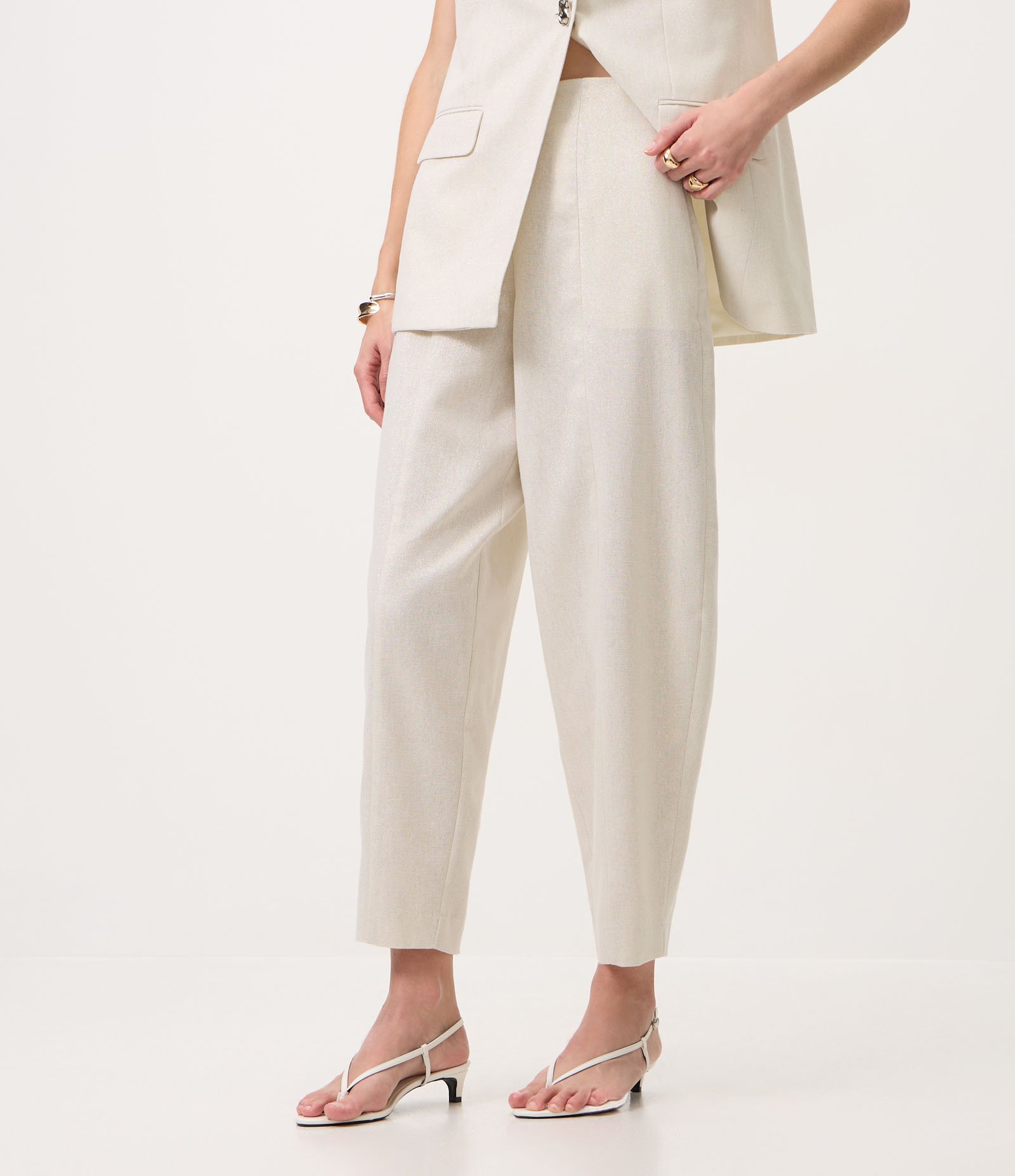 Calça Barrel em Flamê com Brilho Branco 3