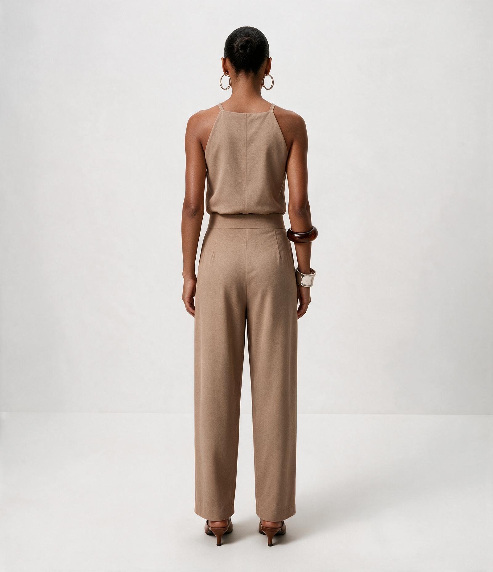Calça Wide Leg Alfaiatada com Pregas Frontais Bege 4