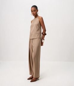 Calça Wide Leg Alfaiatada com Pregas Frontais