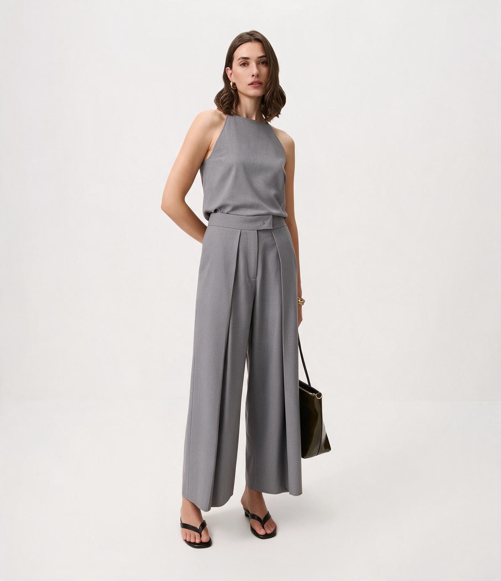 Calça Wide Leg Alfaiatada com Pregas Frontais Cinza Claro 3