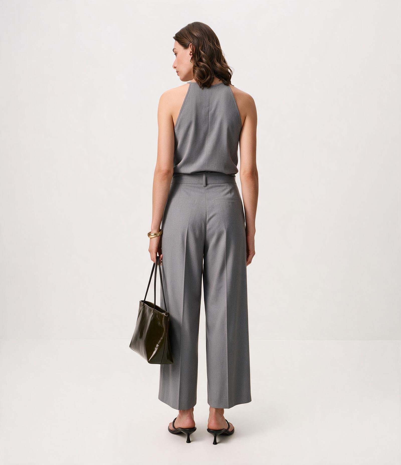 Calça Wide Leg Alfaiatada com Pregas Frontais Cinza Claro 4