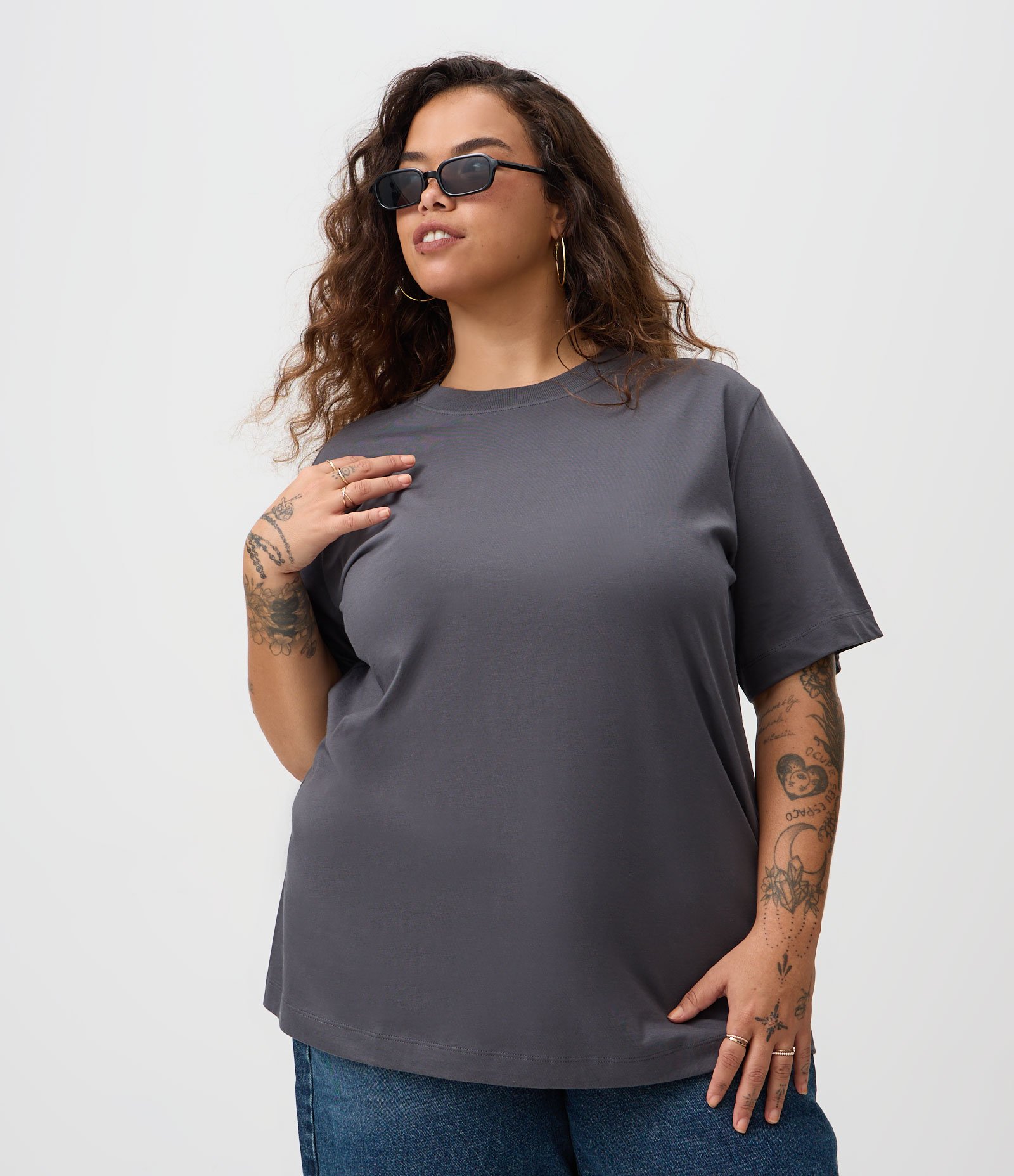 Camiseta Básica em Algodão Peruano Curve & Plus Size Cinza 1