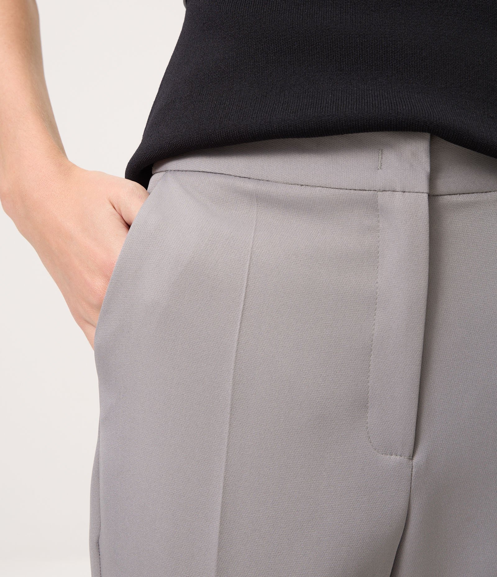 Calça Cenoura com Cós Alfaiatado Cinza 4