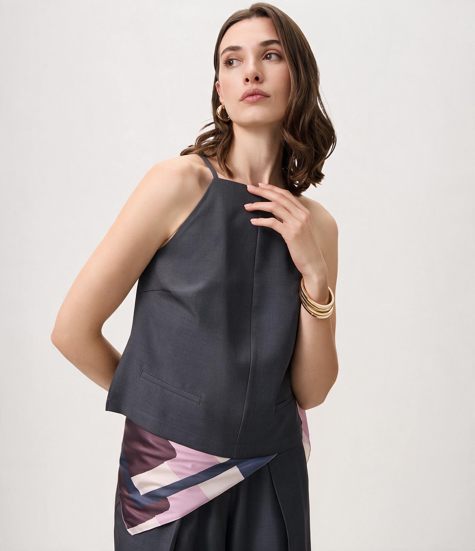 Blusa com Decote Quadrado e Alças Finas Cinza Escuro 2