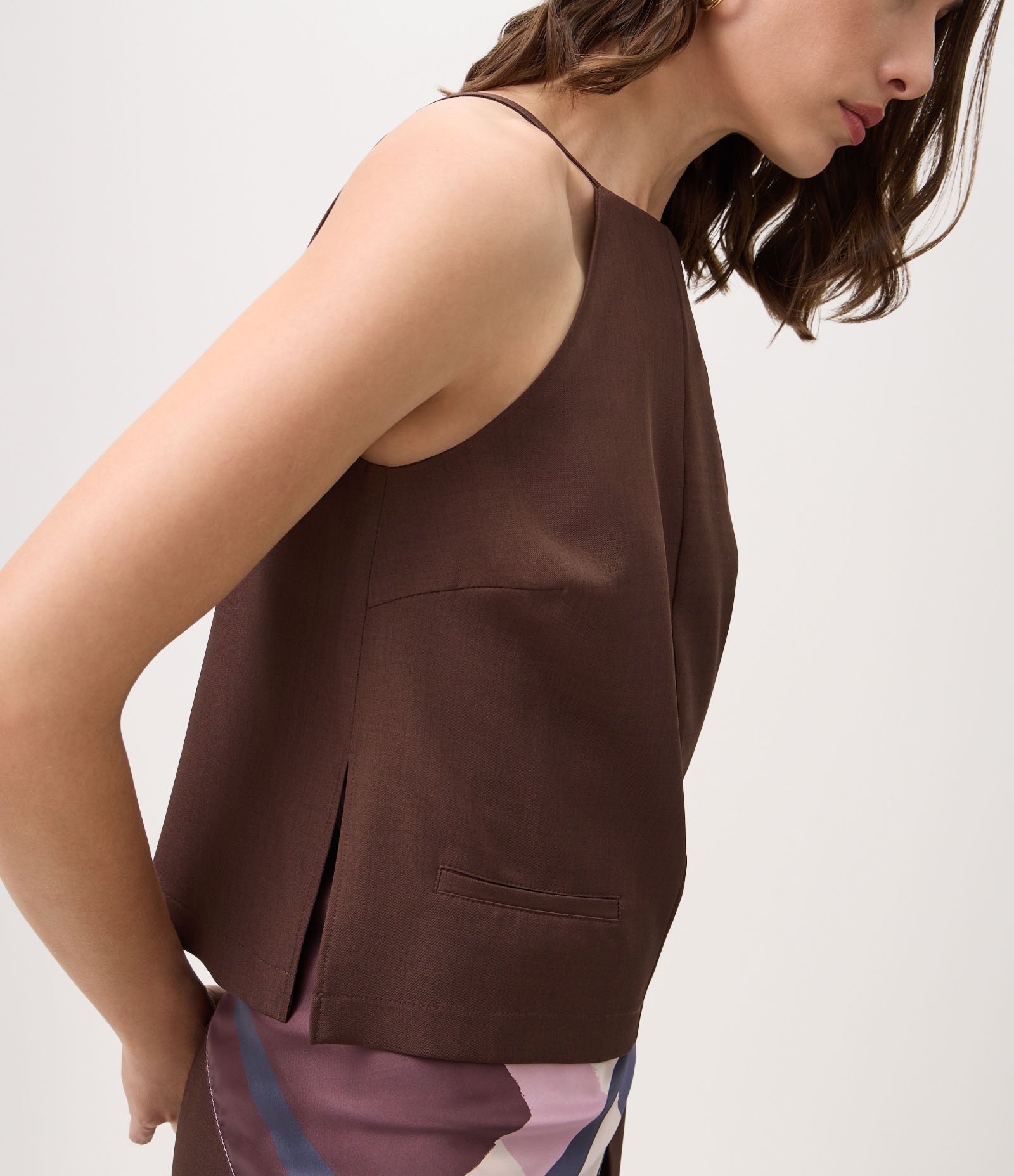 Blusa com Decote Quadrado e Alças Finas Marrom 3