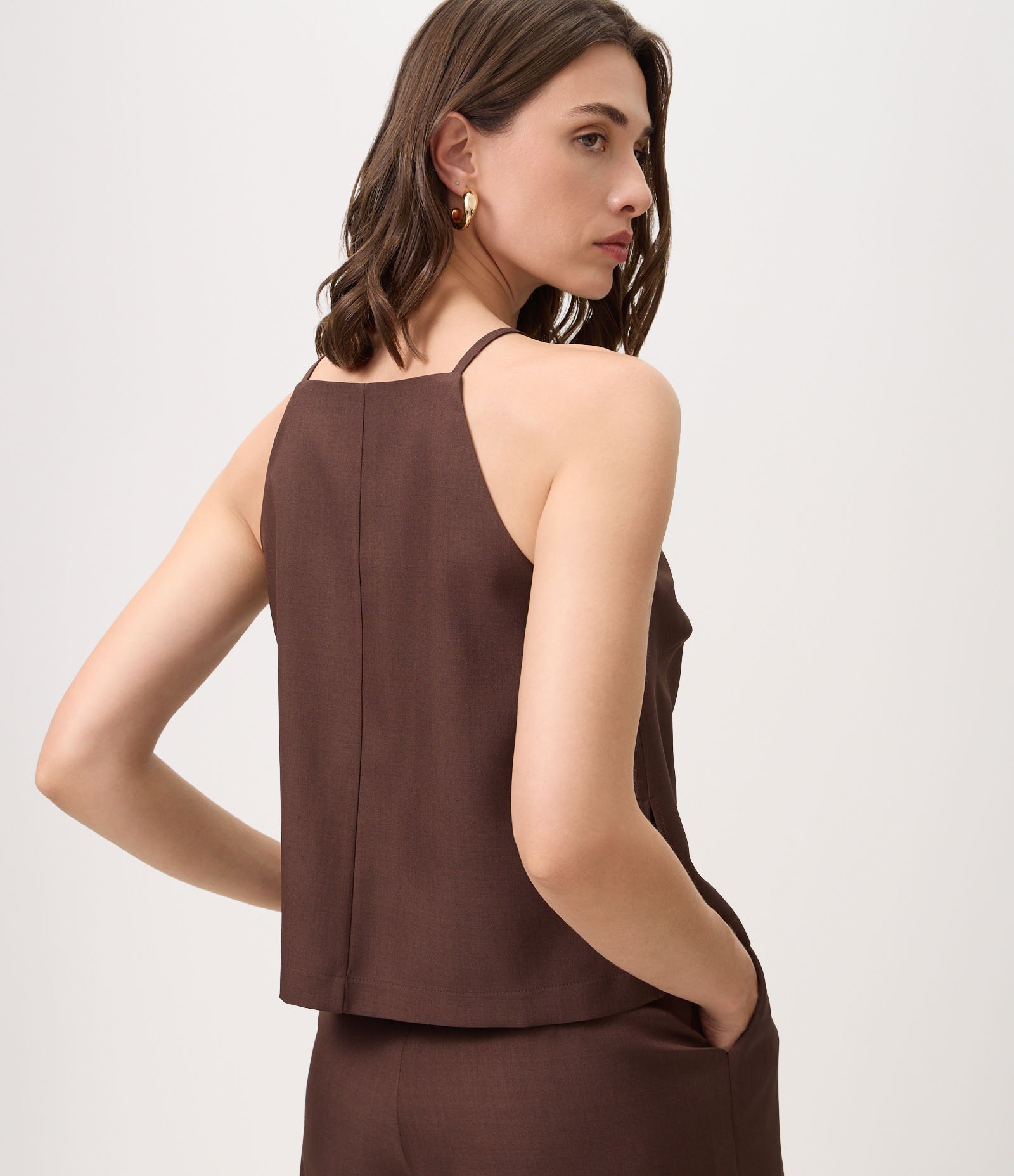 Blusa com Decote Quadrado e Alças Finas Marrom 4