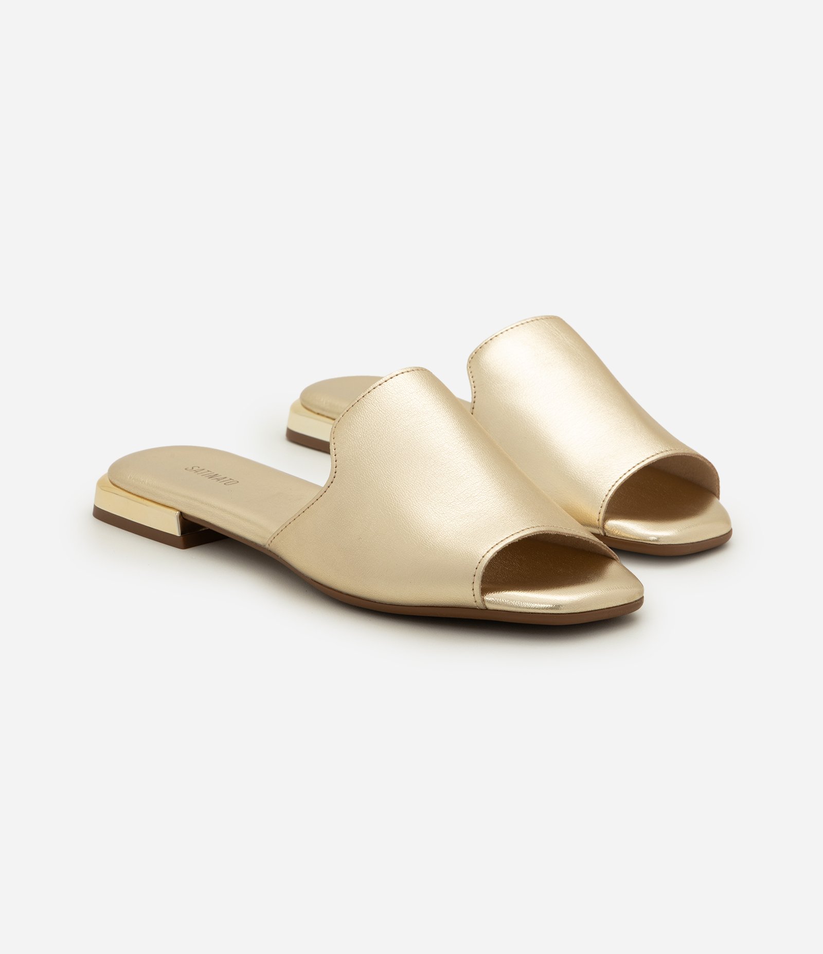 Rasteira Mule em PU com Tira Única Dourado 4