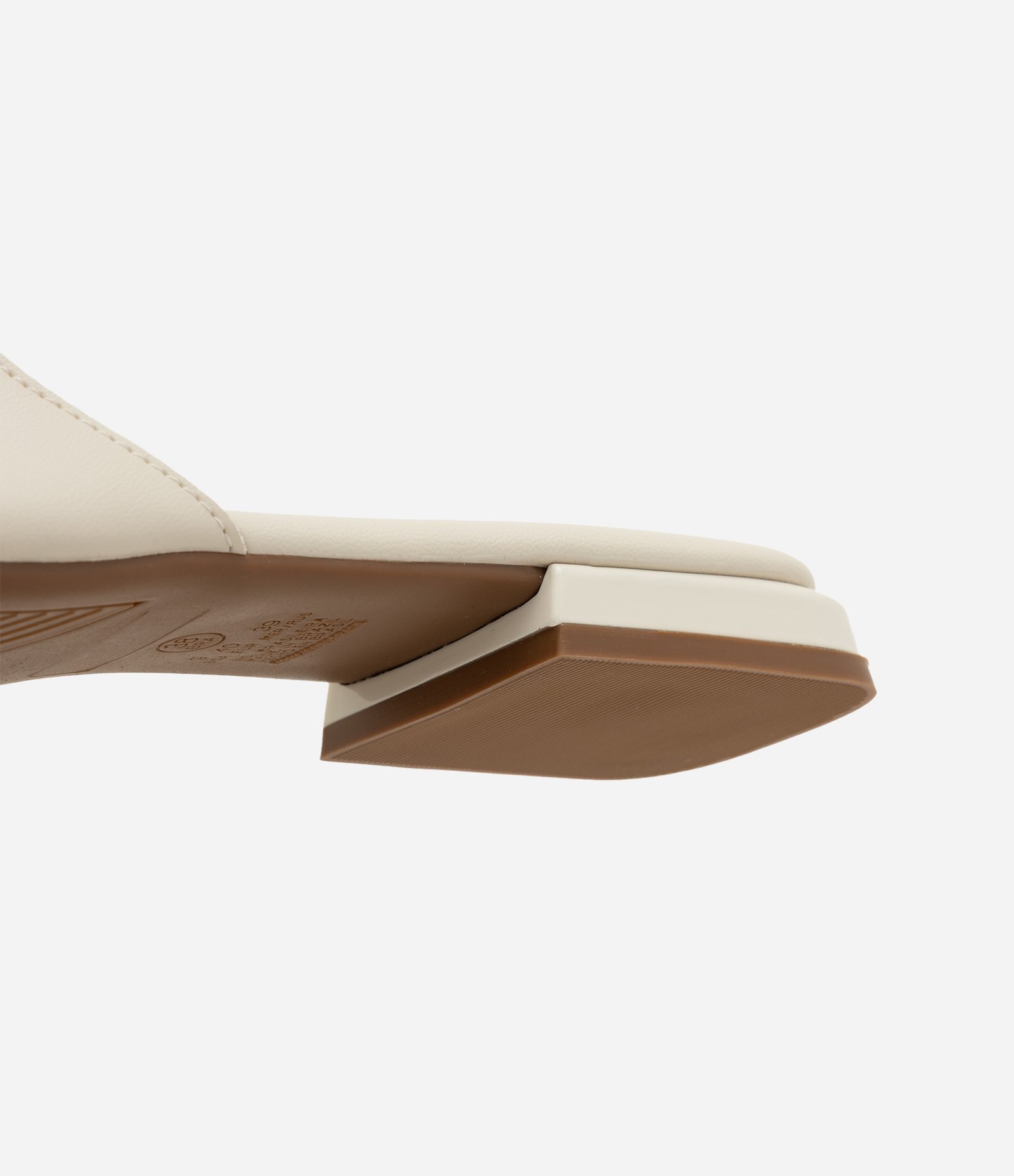 Rasteira Mule em PU com Tira Única Off White 6