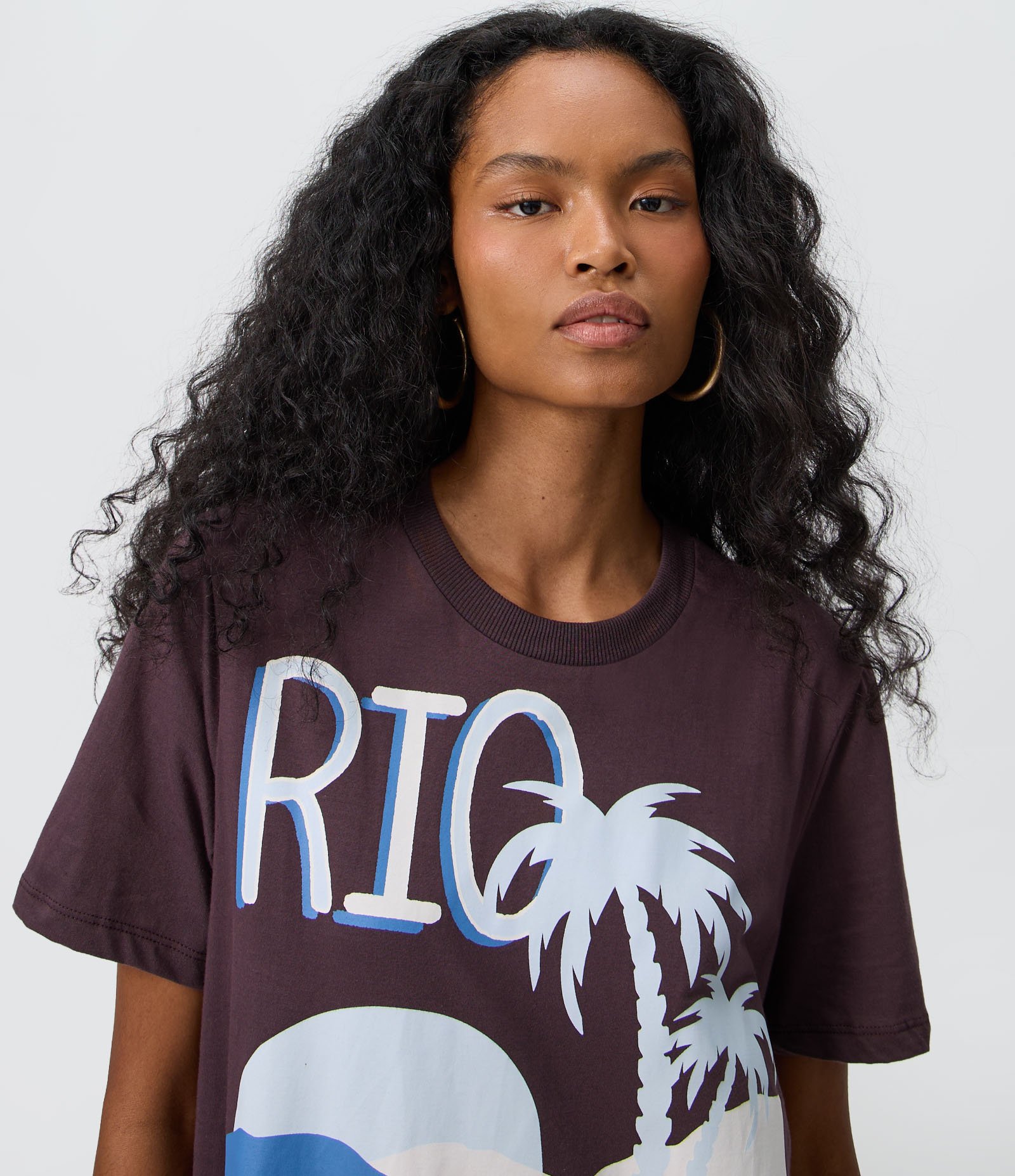 Vestido Longo em Algodão com Modelagem T-Shirt e Estampa Rio de Janeiro Marrom 3