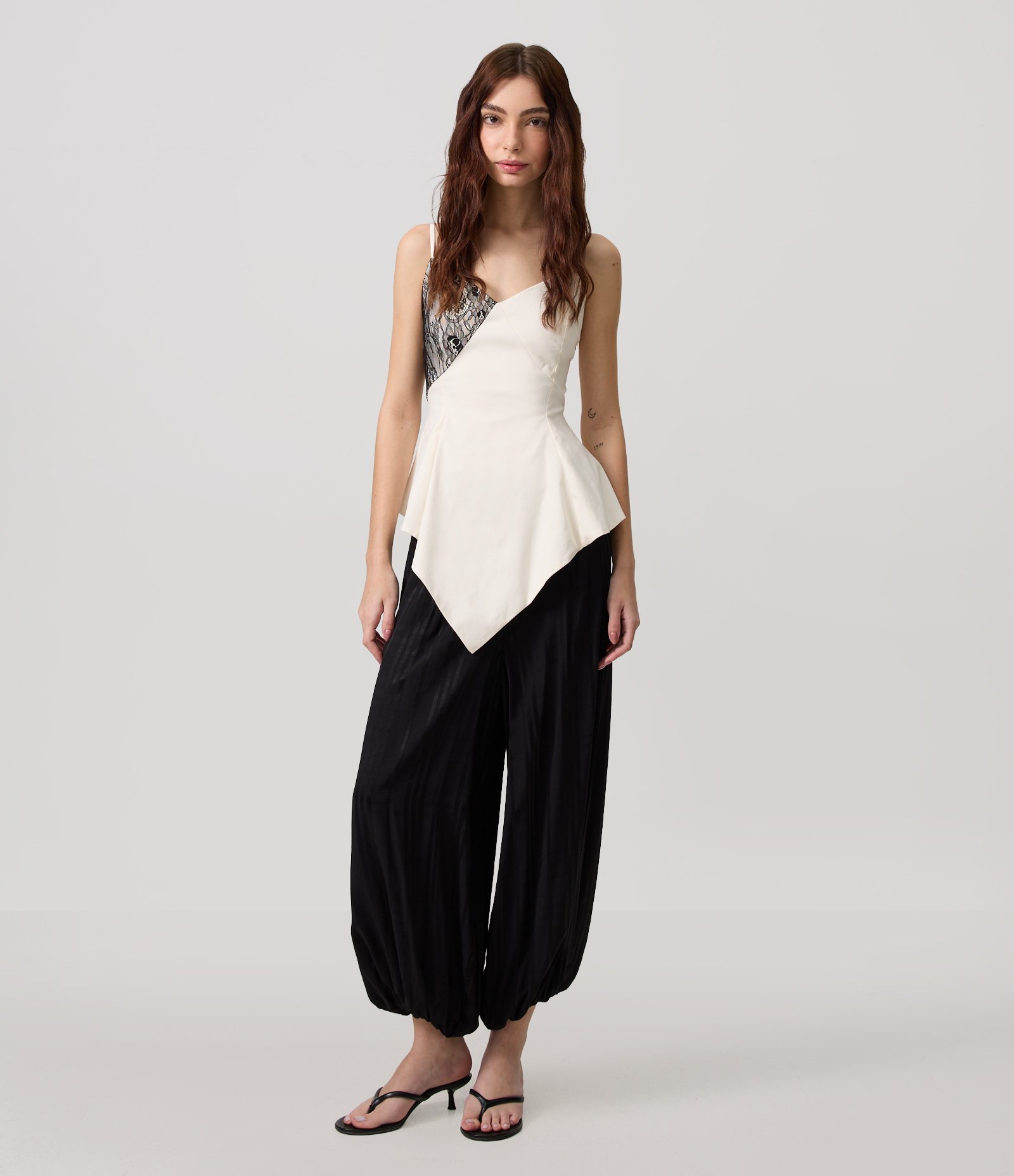 Calça Aladim em Viscose com Listras Preto 1