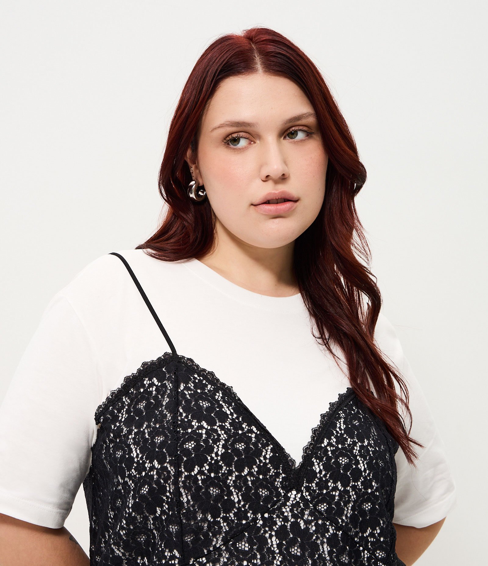 Vestido de Renda Sobreposto Curve & Plus Size Preto 2