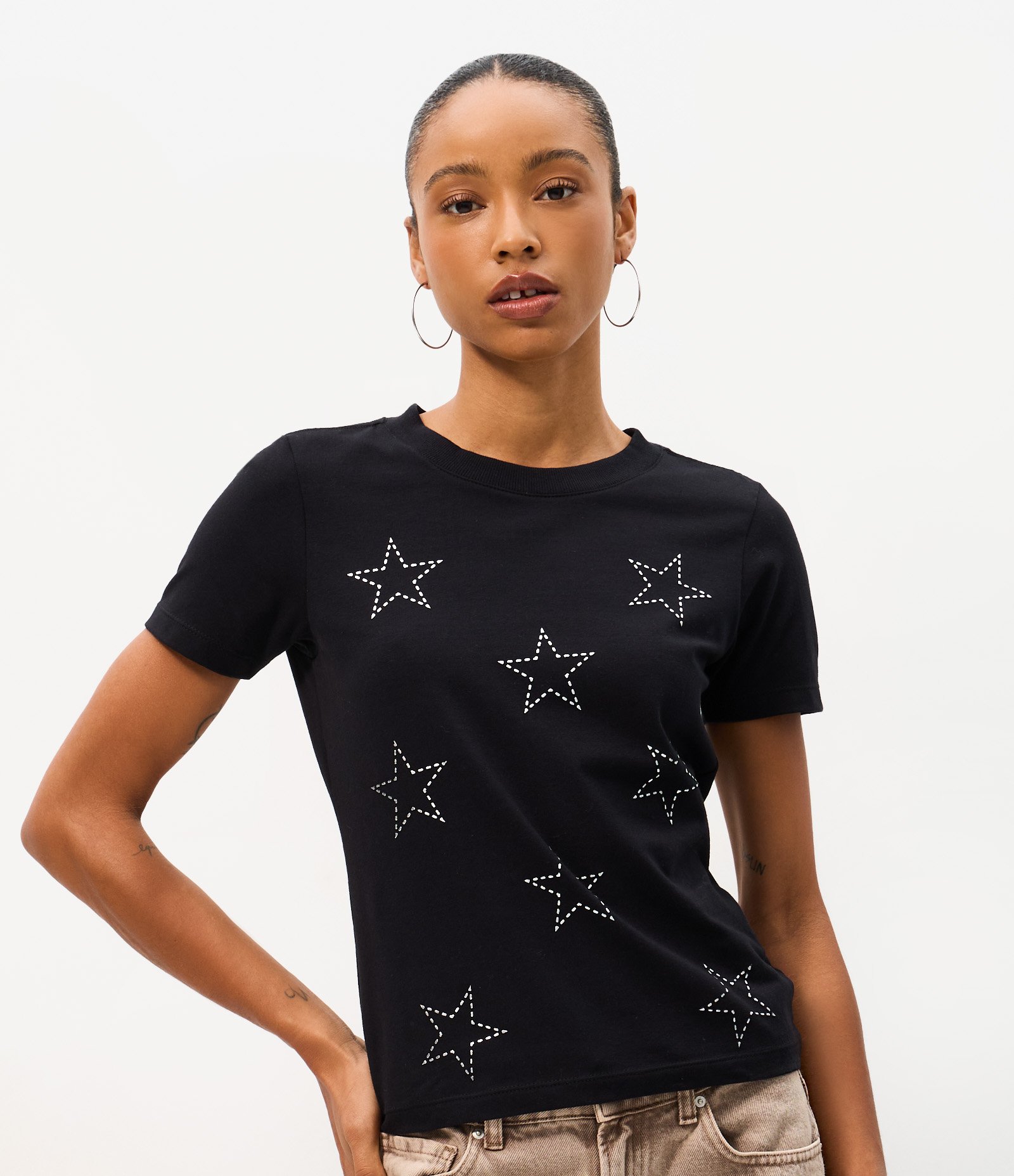 Camiseta New T-shirt com Estampa de Estrelas em Puff Preto 1