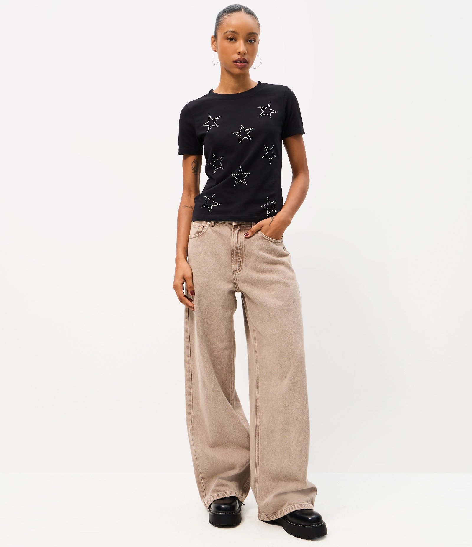 Camiseta New T-shirt com Estampa de Estrelas em Puff Preto 2