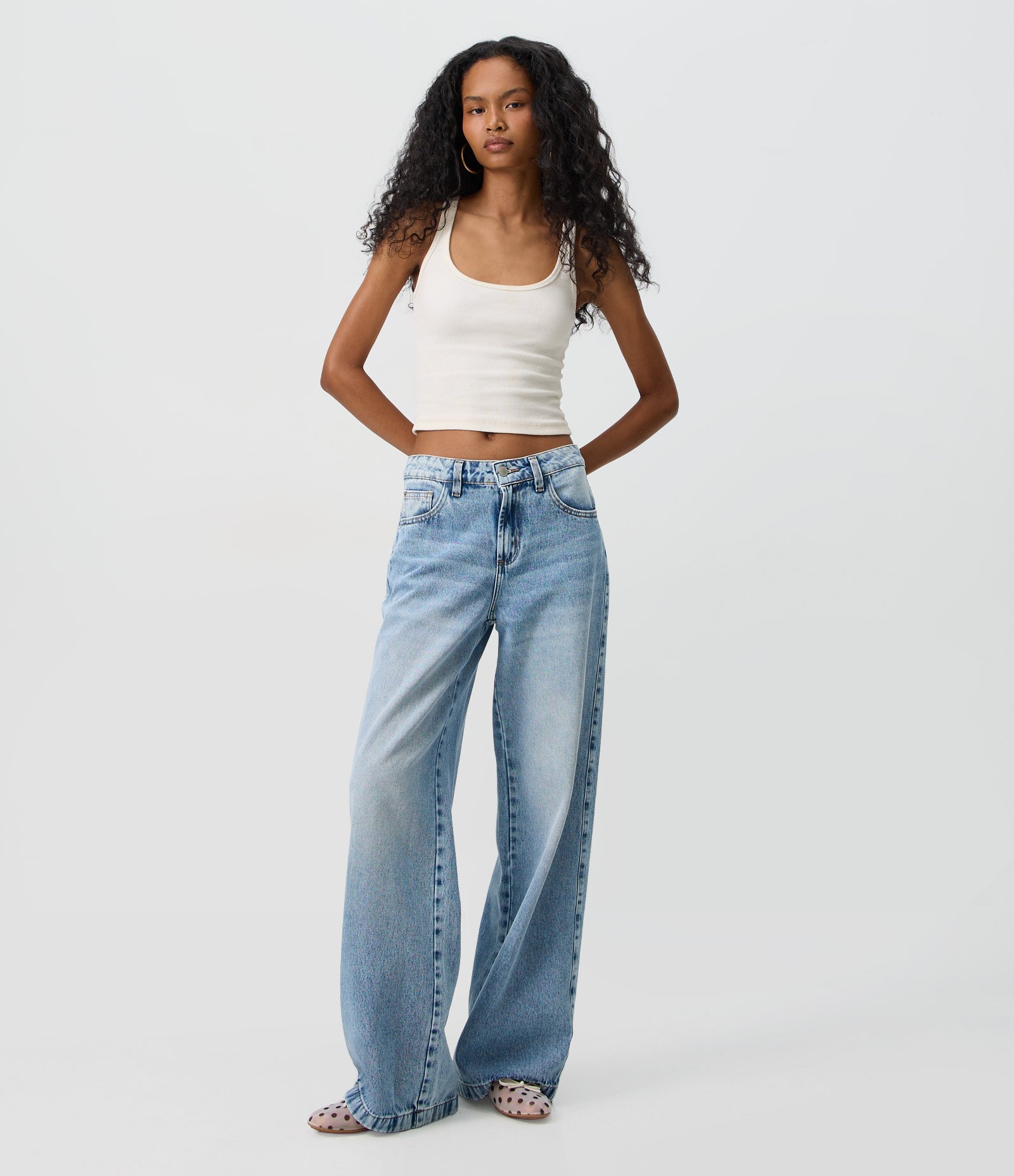 Calça Wide Leg em Jeans com Cintura Média Azul Claro 1