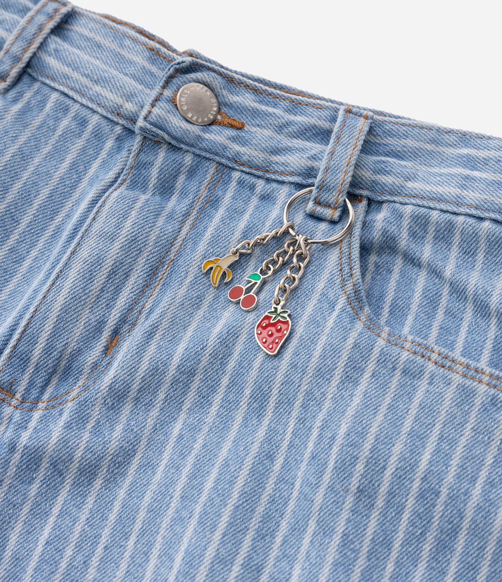 Short Jeans Infantil Em Algodão Listrado com Pingente - Tam 5 a 16 Anos Azul 6
