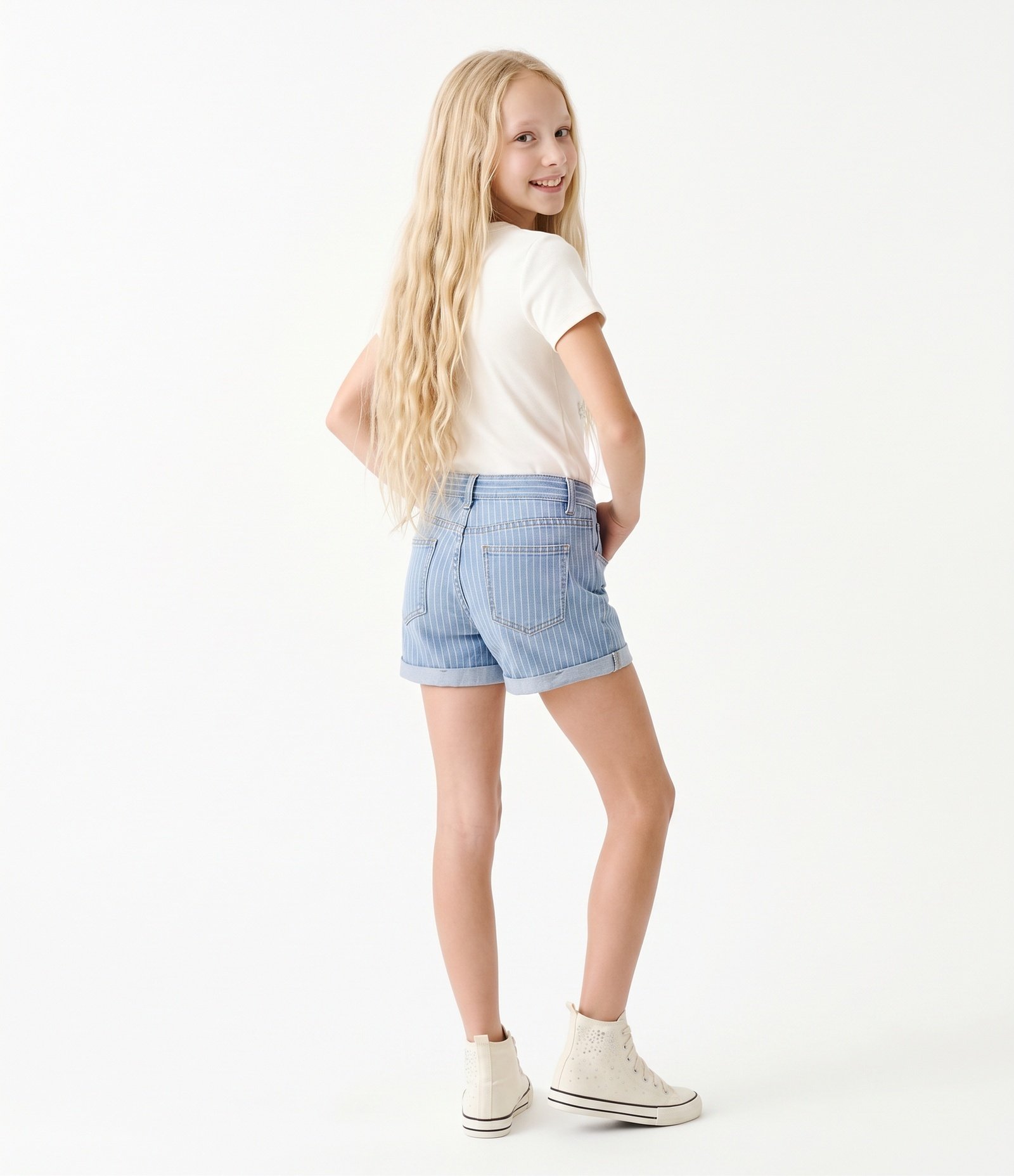 Short Jeans Infantil Em Algodão Listrado com Pingente - Tam 5 a 16 Anos Azul 7