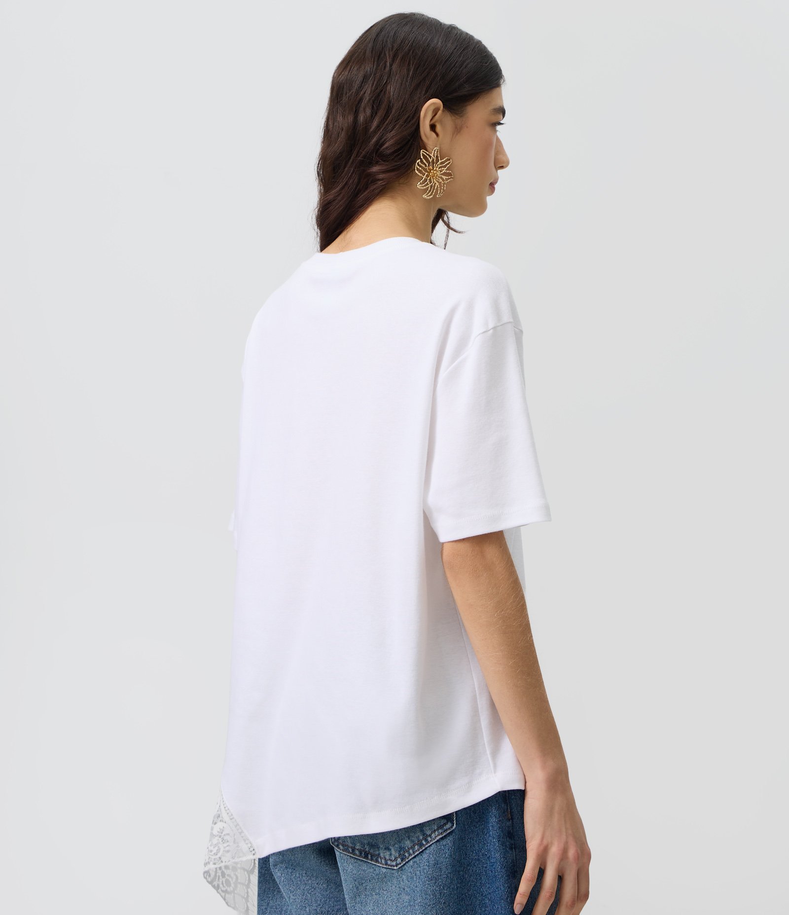 Camiseta em Algodão com Aplicação de Renda e Barra Assimétrica Branco 4